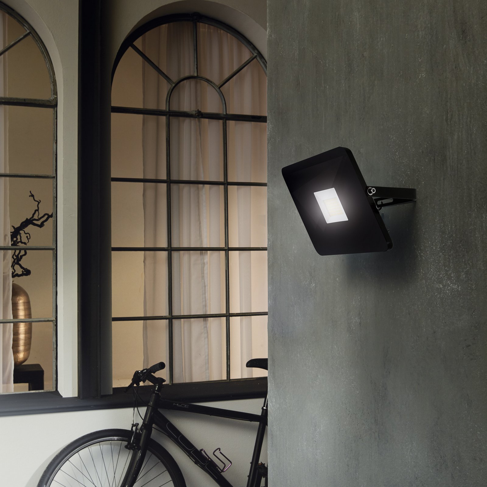 LED-kohdevalaisin ulos Faedo 3, musta, 50 W