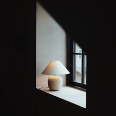 Audo Torso lampa stołowa LED, biała/biała, 37 cm