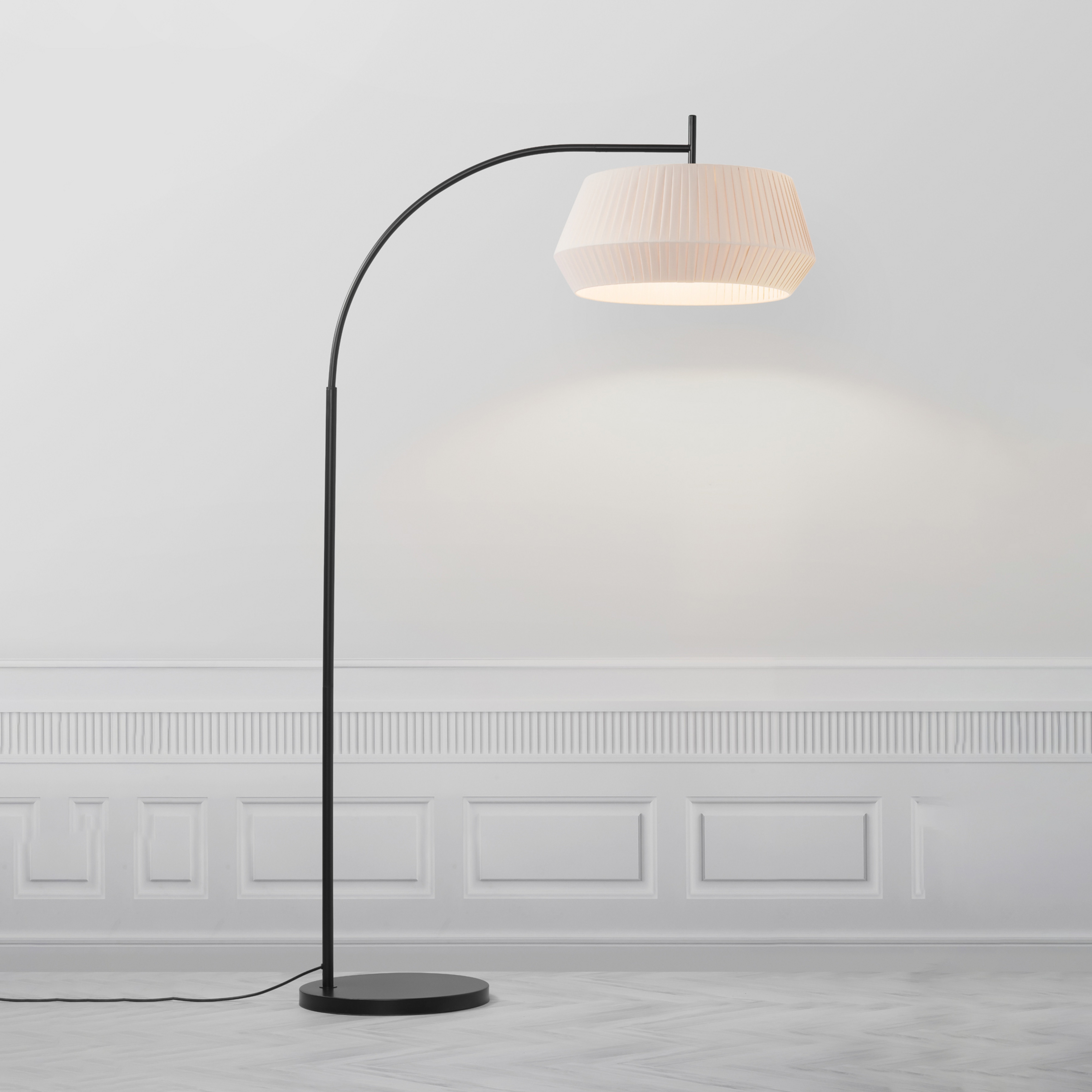 Dicte lampadaire, abat-jour manuel, ambre