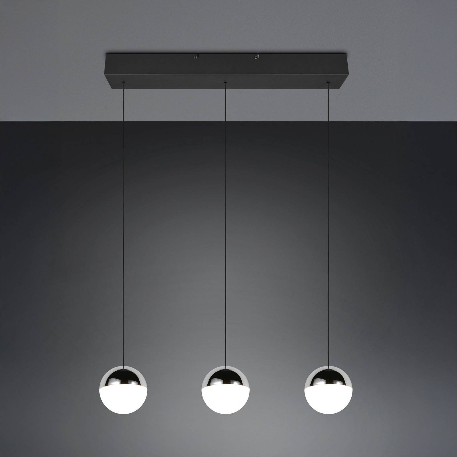 Reality Leuchten Senta LED pendant light, chrome, length 62 cm, 4,000 K, 3-bulb.