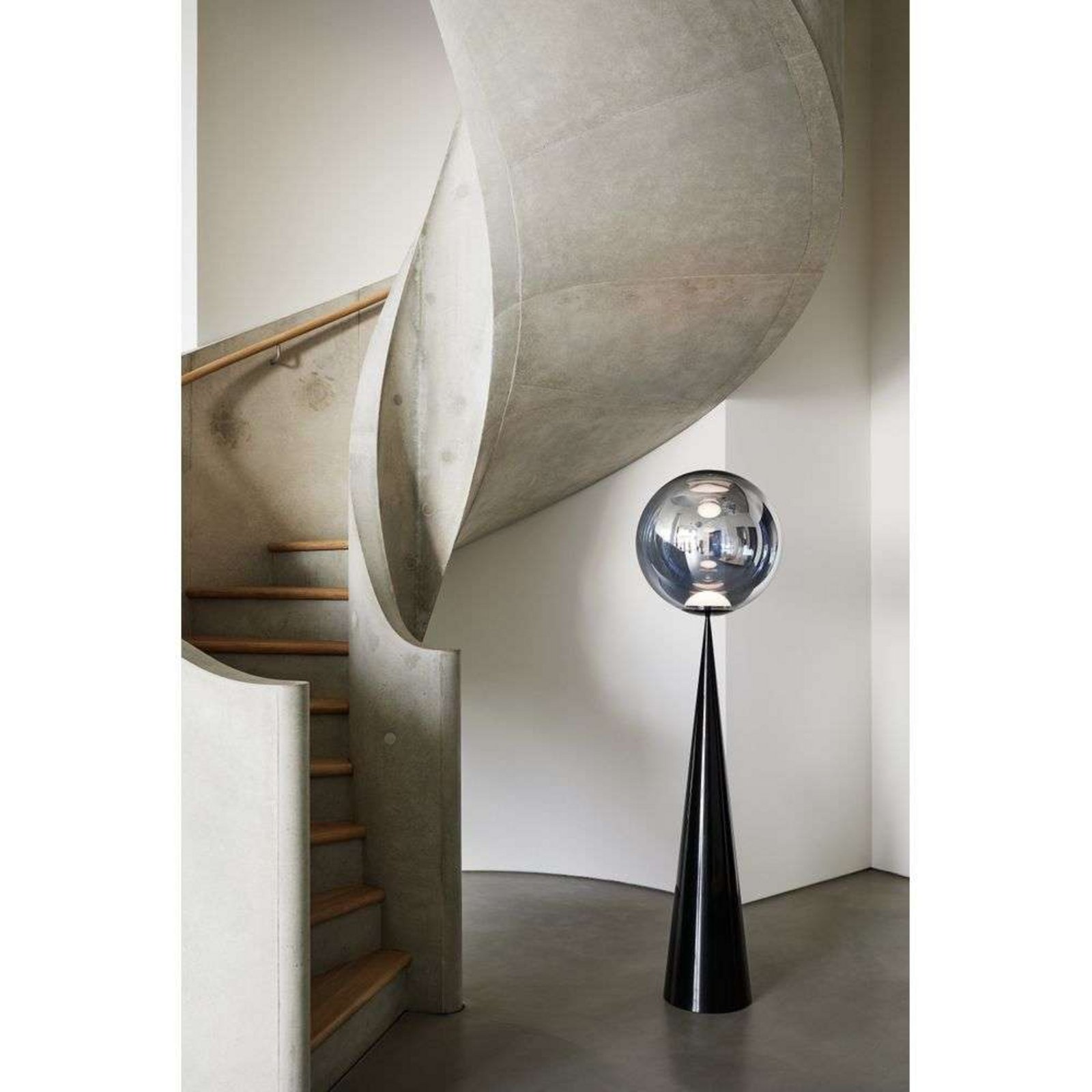 Globe Fat Lampadar Silver/Black - Tom Dixon