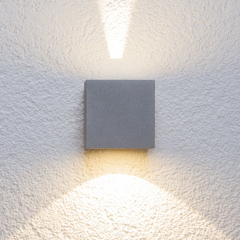 Silberne LED-Außenwandleuchte Jarno, Würfelform
