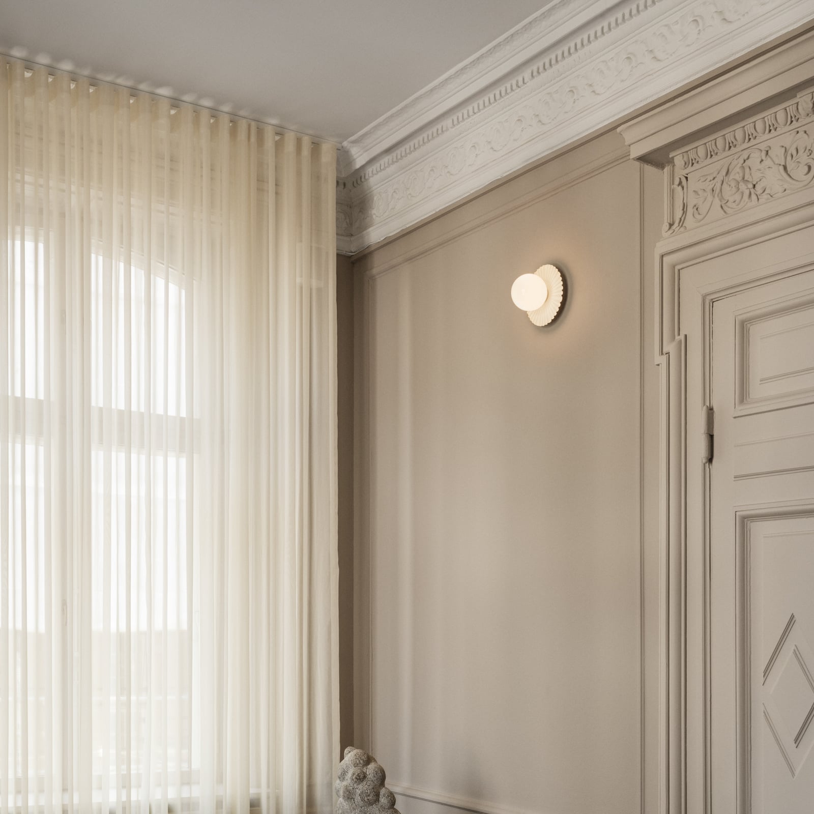 Liila Muuse taklampe, hvit/opal, Ø 20 cm, IP44 - Nuura