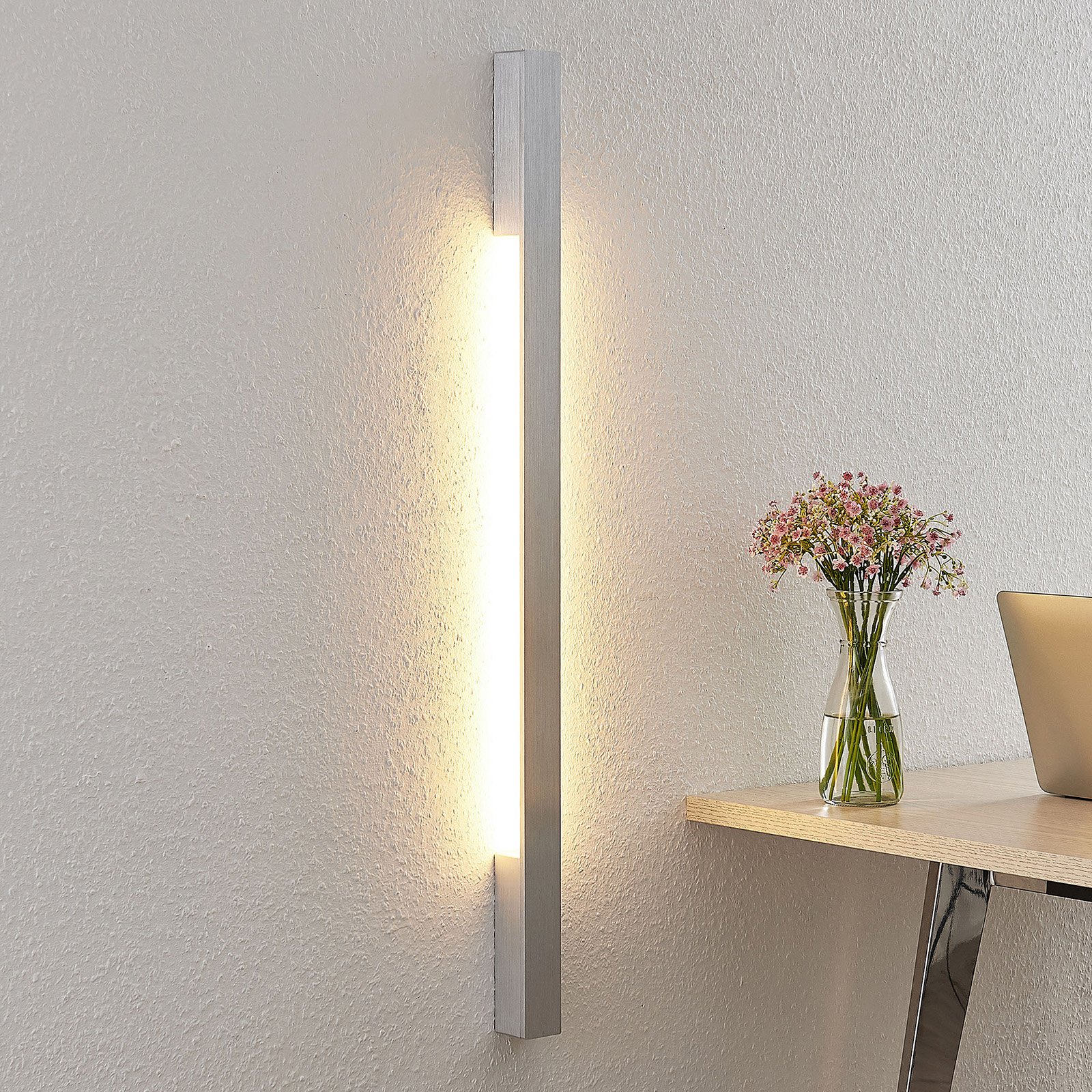 Arcchio Ivano LED-vägglampa, 91 cm, aluminium