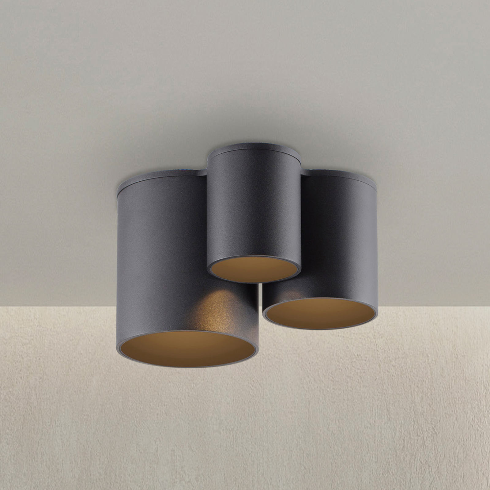 PURE LED лампа за баня Point, черна, дължина 18 cm, 3-крилна.