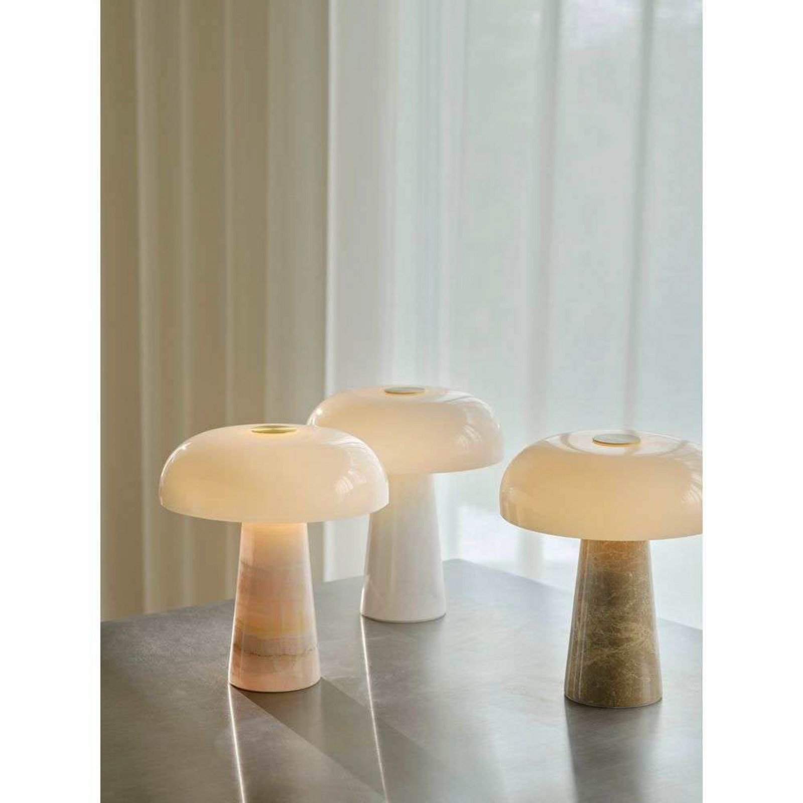 Λάμπα τραπεζιού Glossy, λευκή, ύψος 24 cm, μάρμαρο/γυαλί