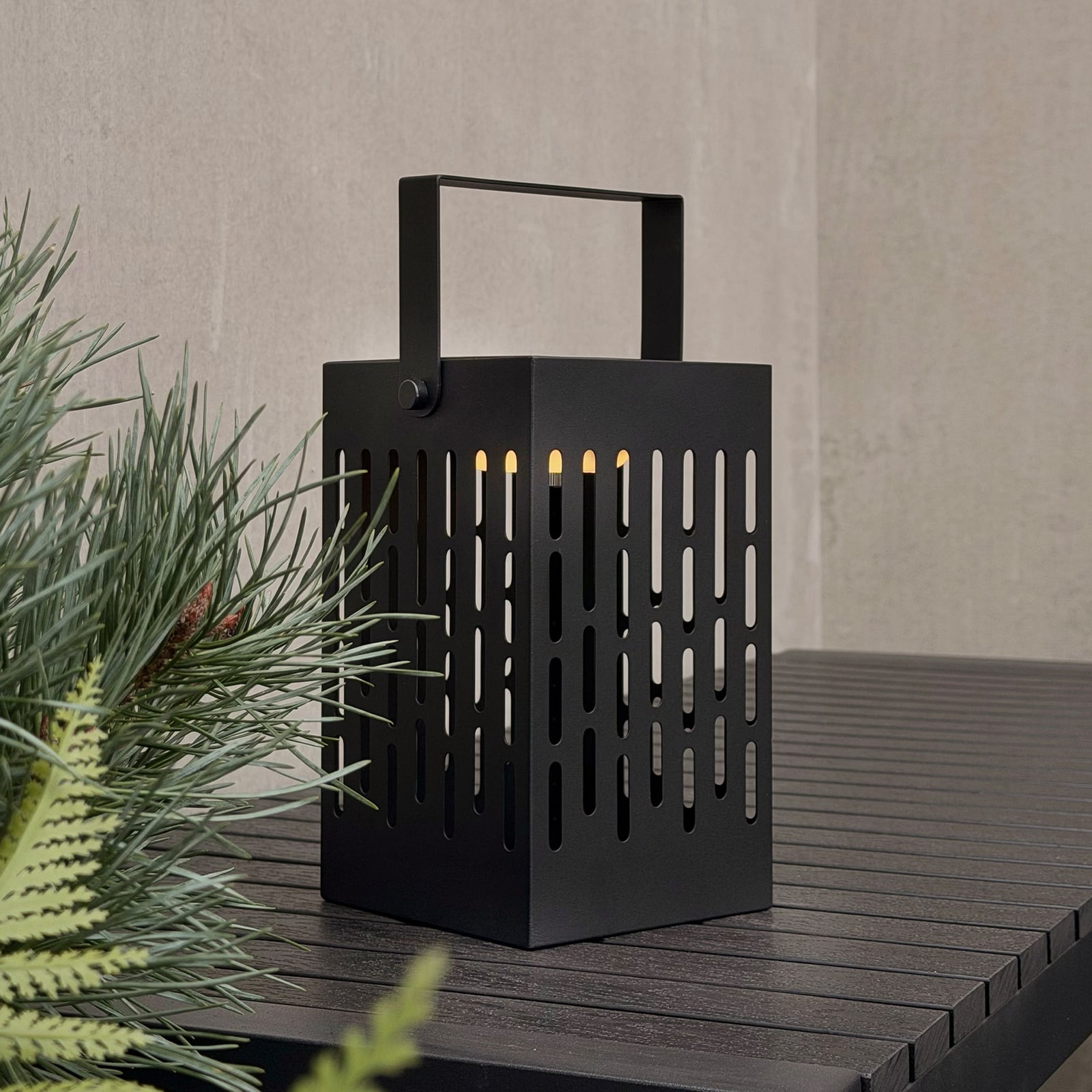 Luma LED solarna svjetiljka, crna, 20 cm, IP44 - Dyberg Larsen Luma LED solarna svjetiljka, crna, 20 cm, IP44 - Dyberg Larsen