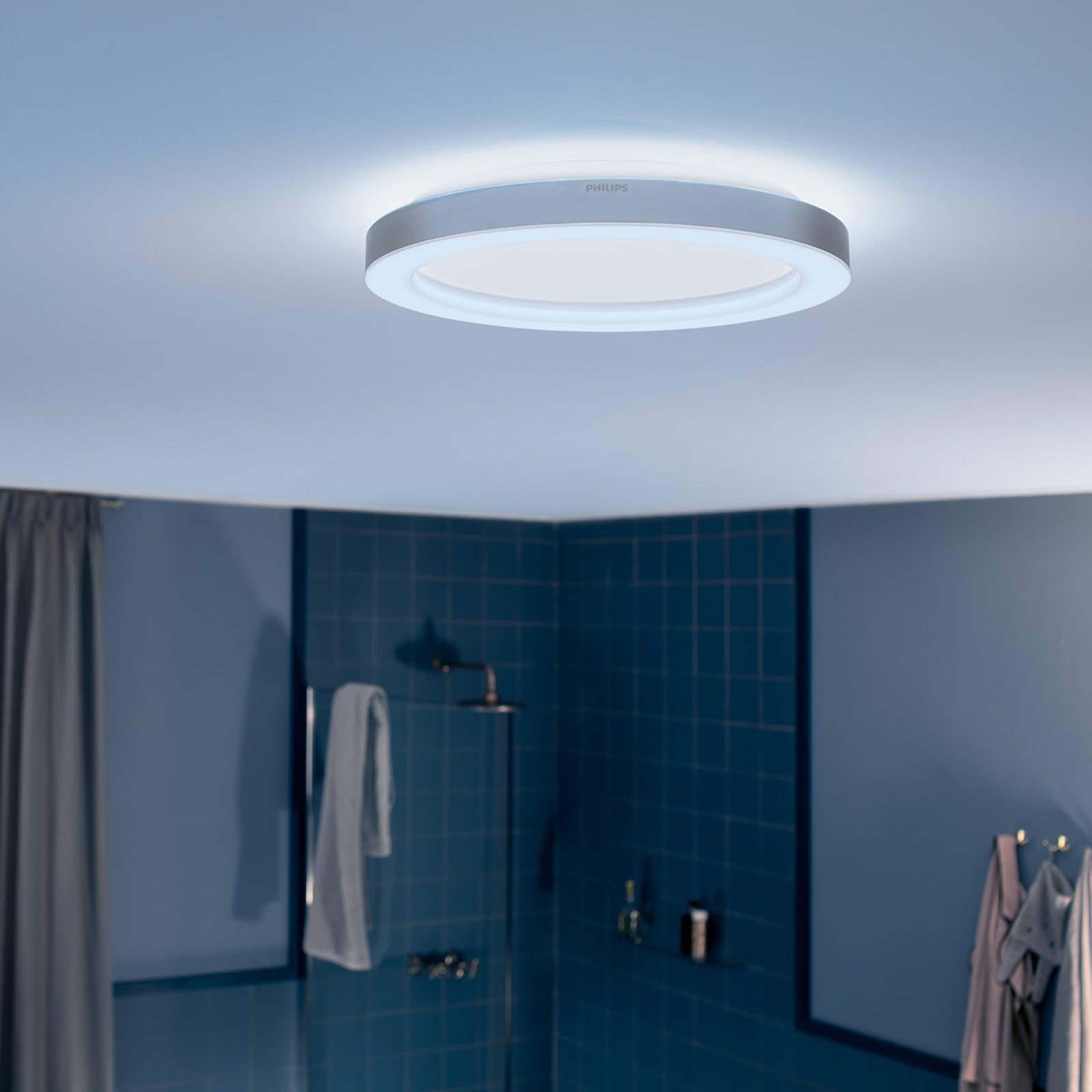 Philips Hue White Ambiance Adore loftslampe til badeværelset