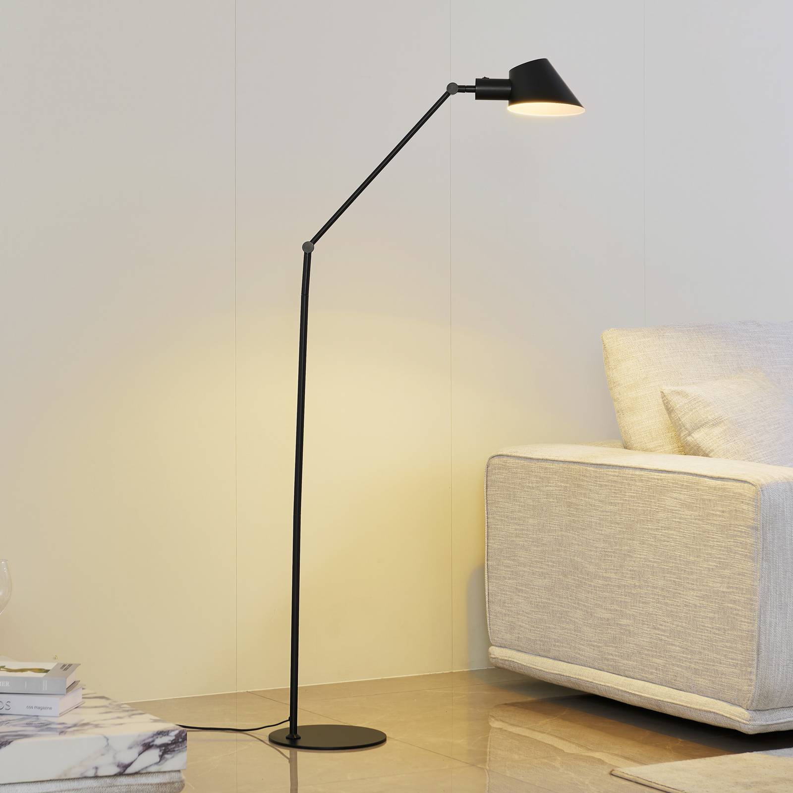 Lindby lampe sur pied Corali noir métal