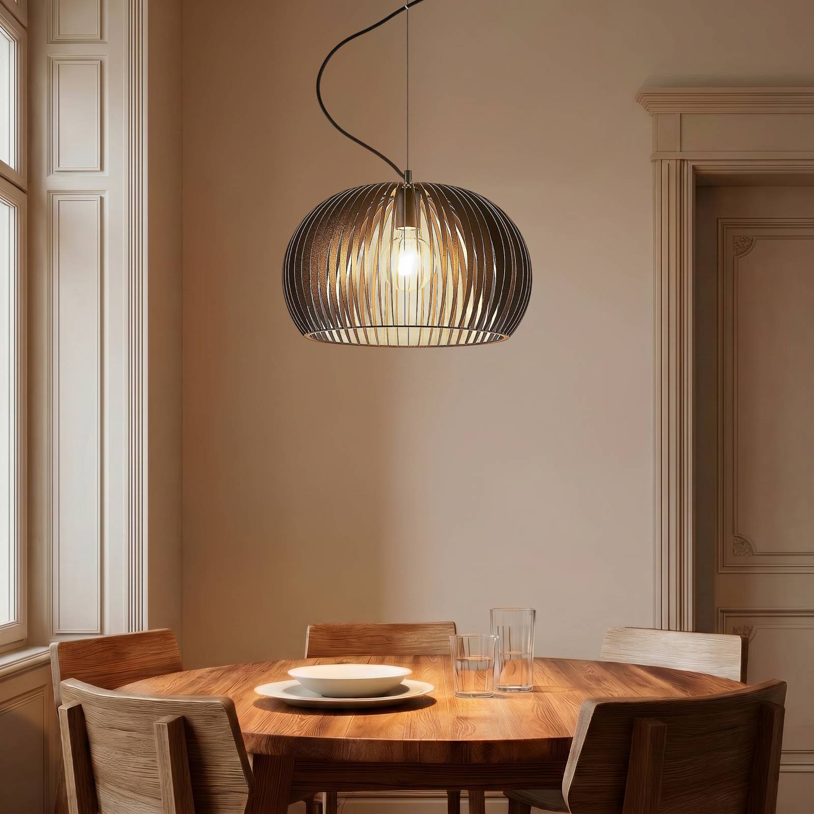 Lindby Hanglamp Jusra van zwart metaal, 1-lamp.