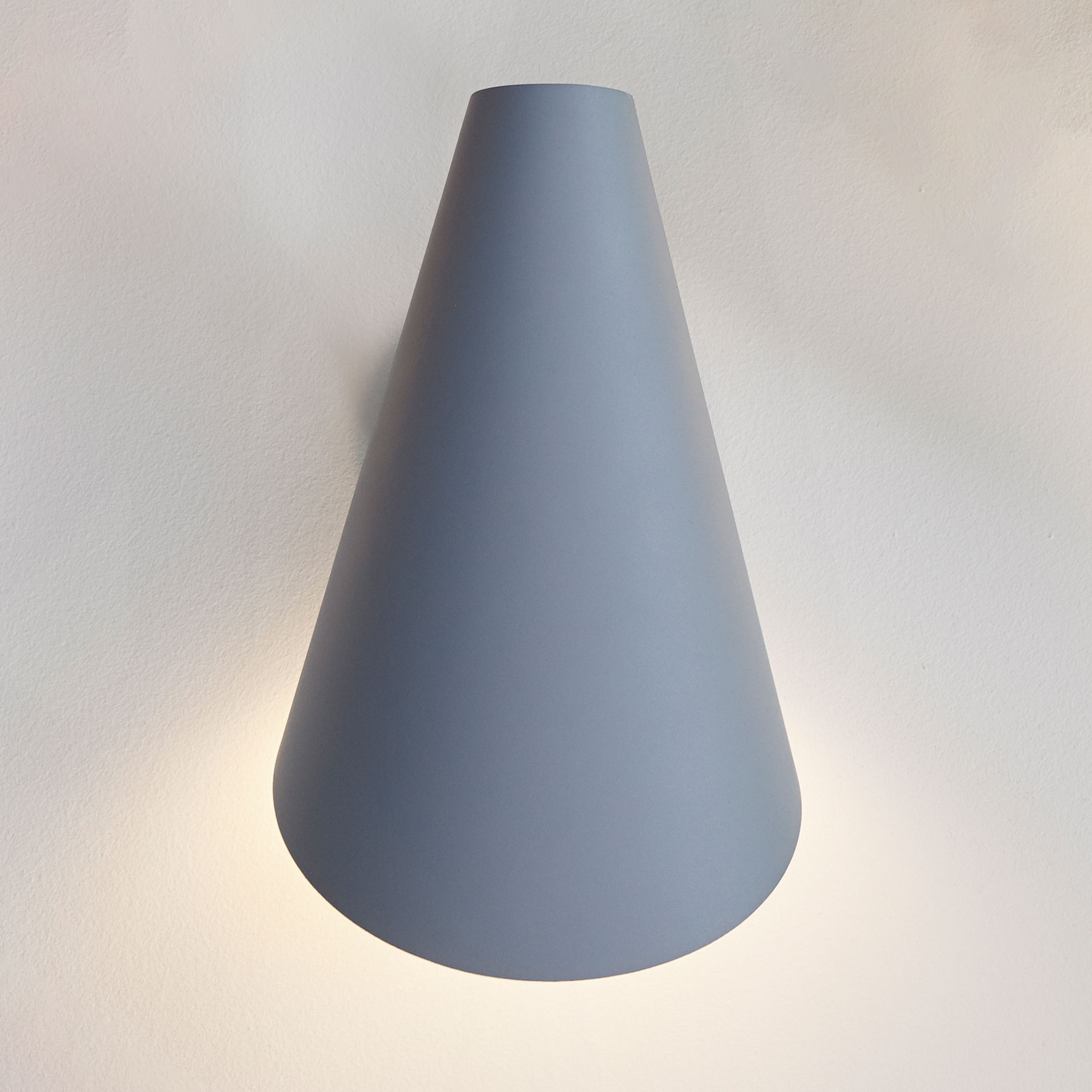 I.Cono 0720 wall light, 28 cm, Blue - Vibia