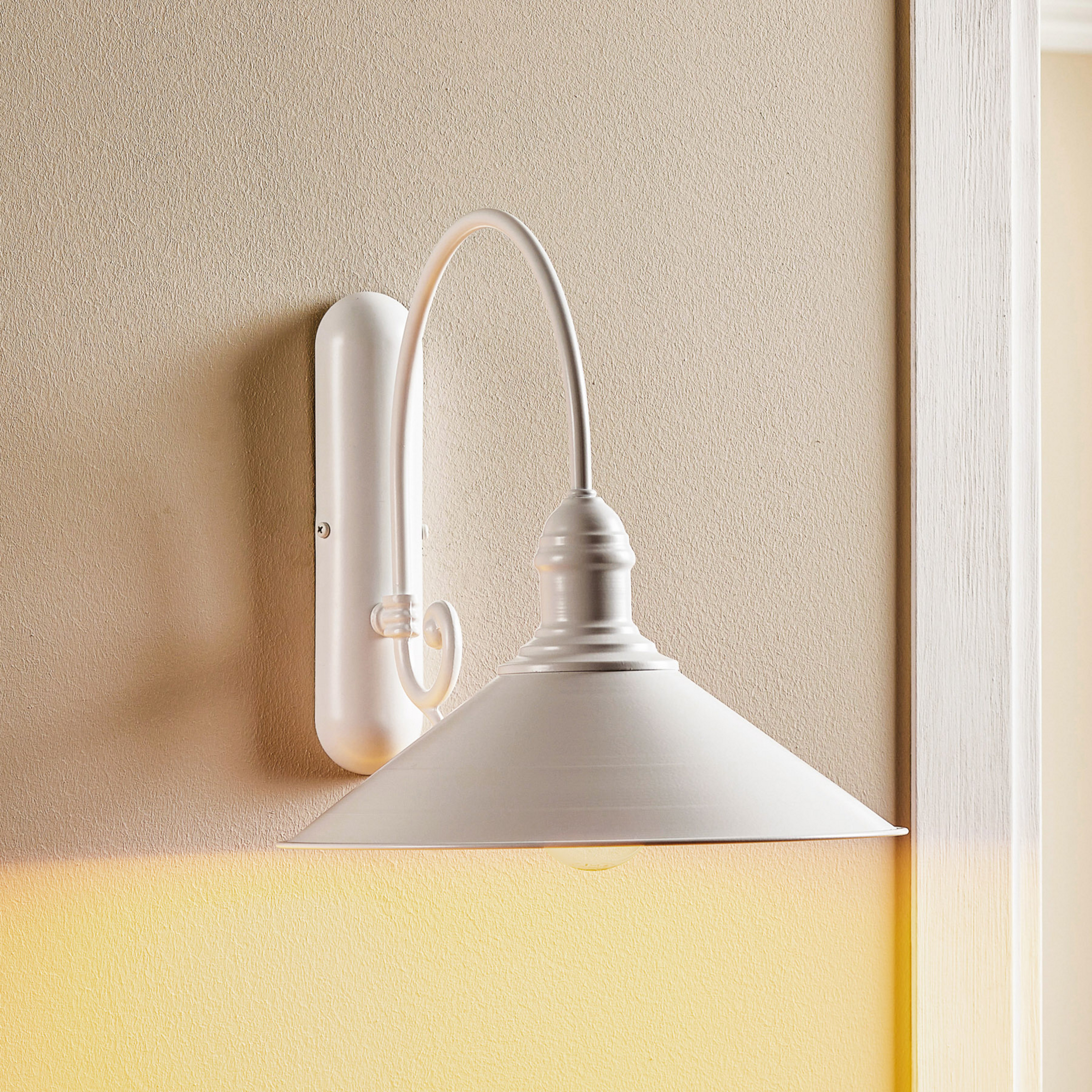 Vegglampe Elmo, hvitlakkert