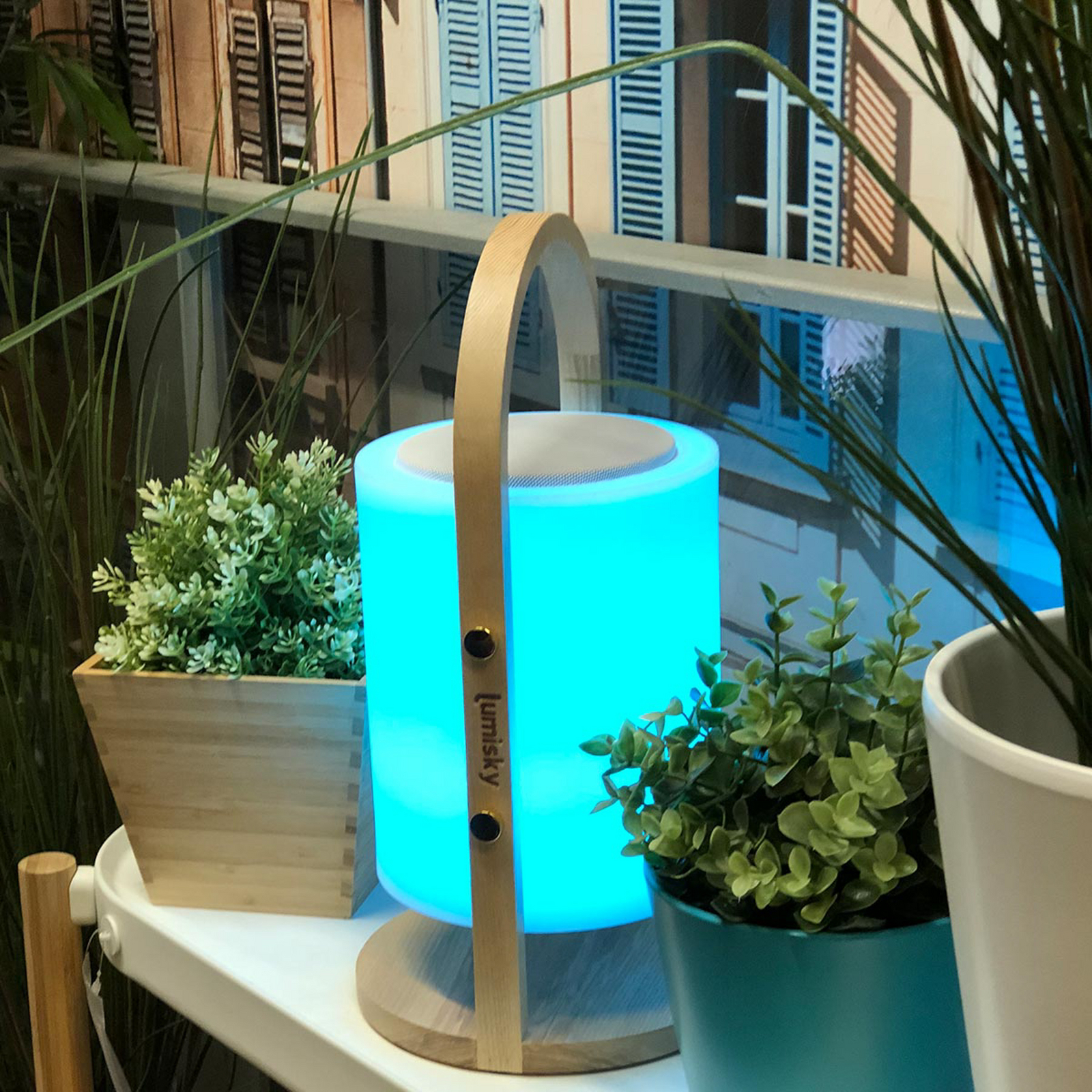 Woody Play LED rechargeable table lamp, white/brown, height 39 cm, wood Woody Play LED rechargeable table lamp, white/brown, height 39 cm, wood