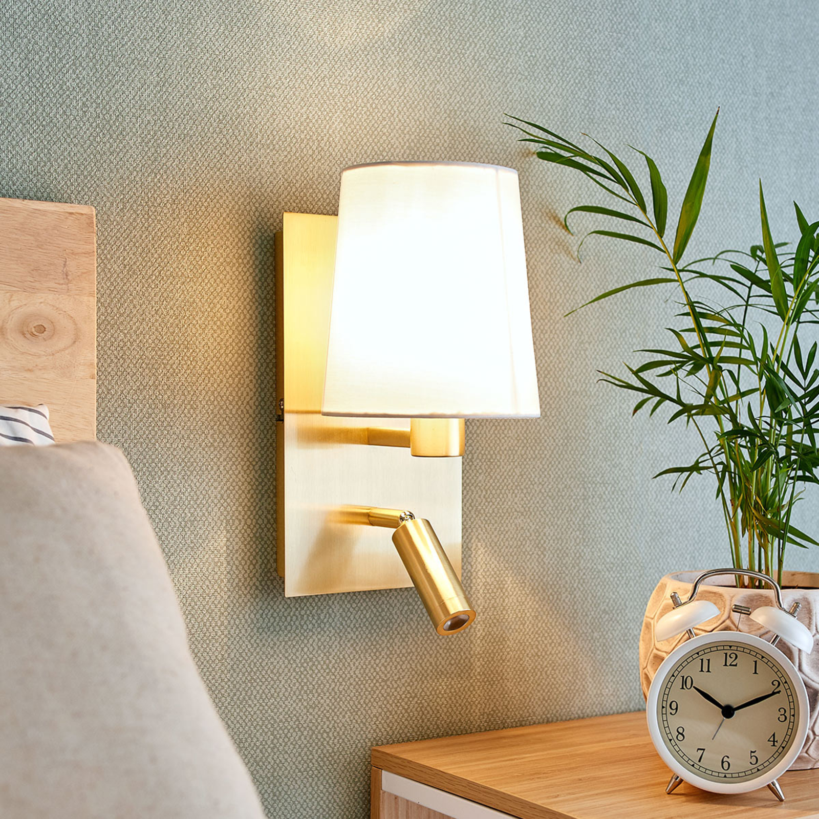 Aiden wall light, LED reading light, white, brass