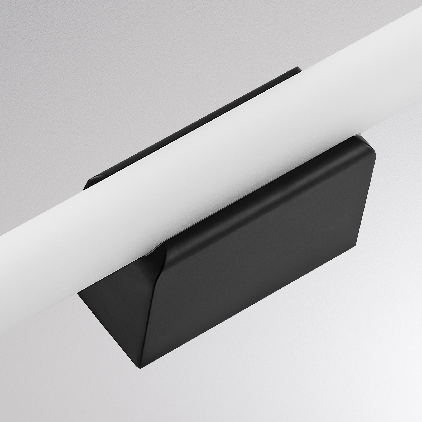 Kinkiet LED VINA S, czarny, szerokość 40 cm, IP44, CCT