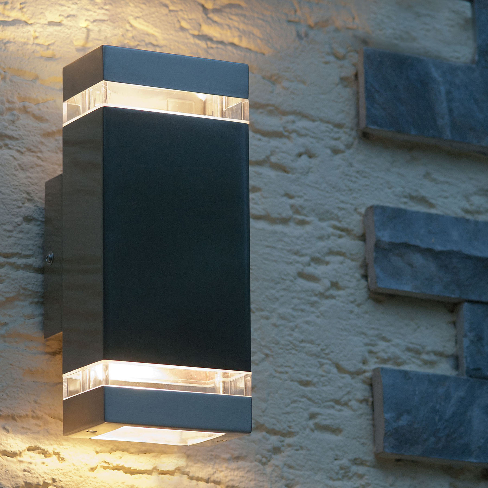 Focus outdoor wall light, stainless steel
