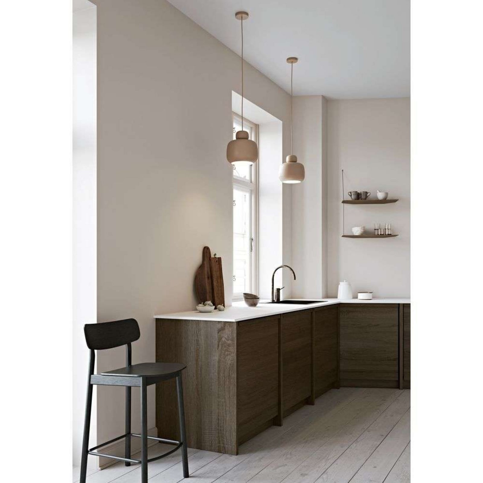 Stone pendellampe Large, beige, metal, Ø 24 cm Woud - Køkken - Design - Med én lyskilde billede