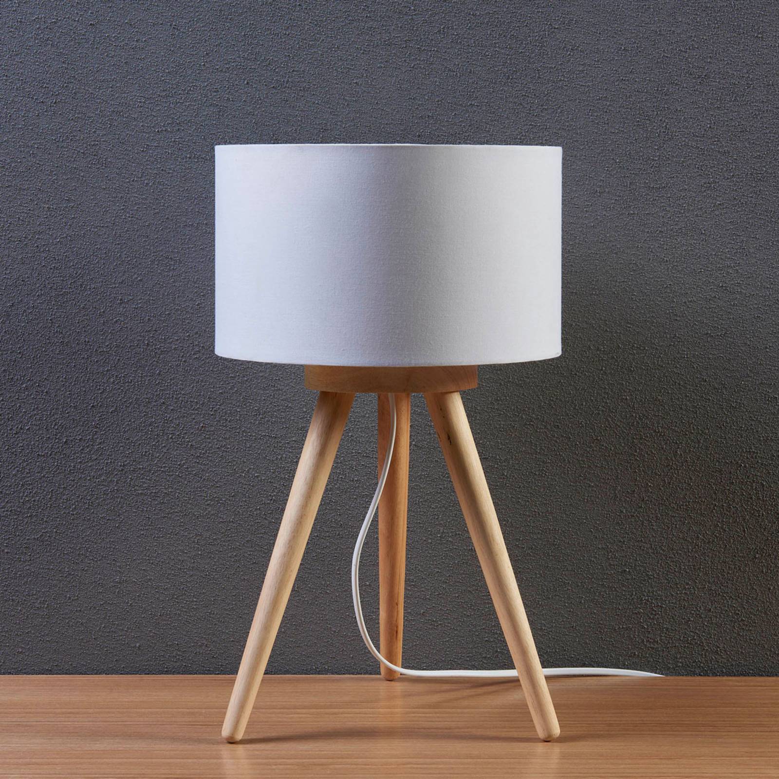 Lámpara de mesa de madera Charlia, pantalla blanca