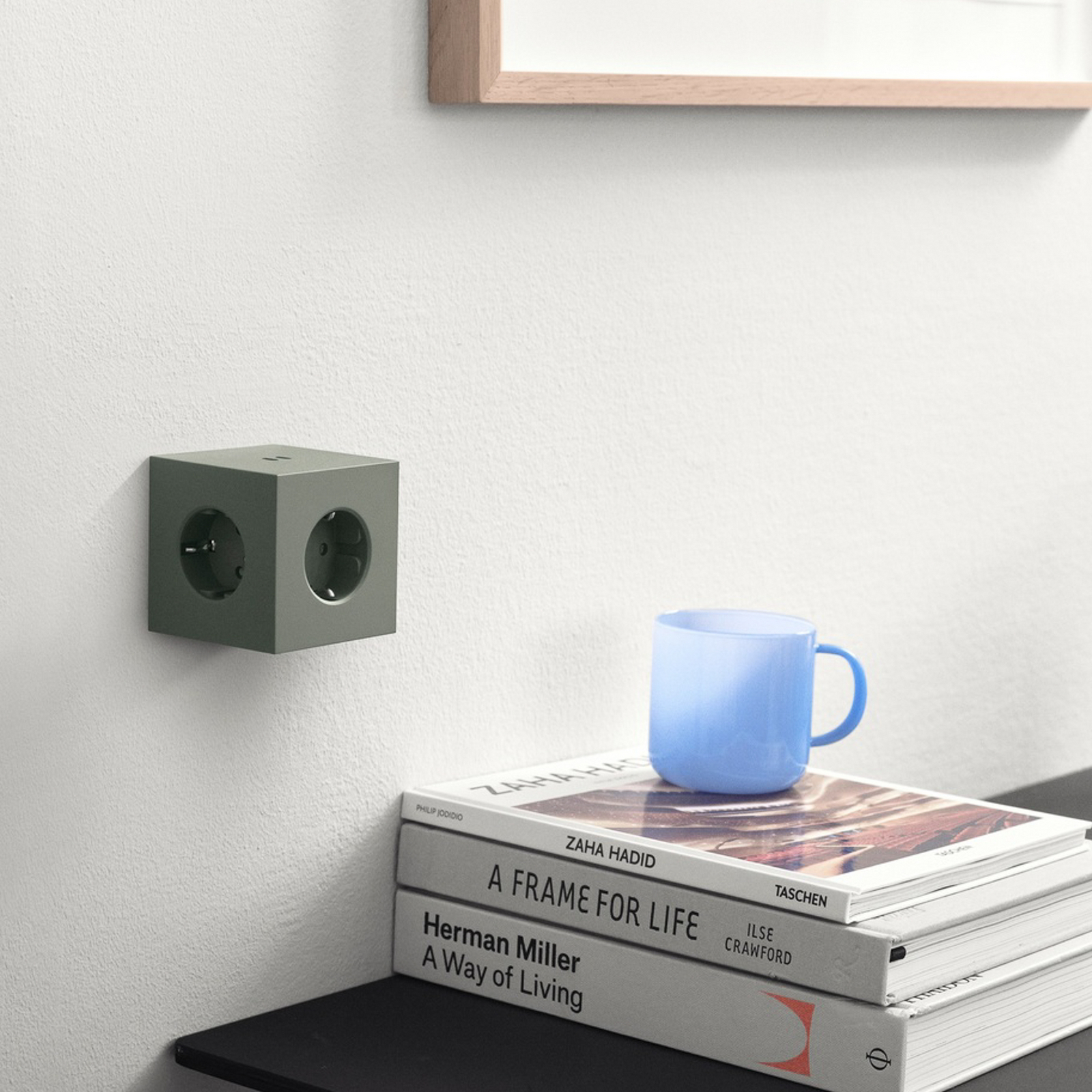 SQUARE 2 Zwischensteckdose, grün, 3x Schuko, 2 x USB - AVOLT