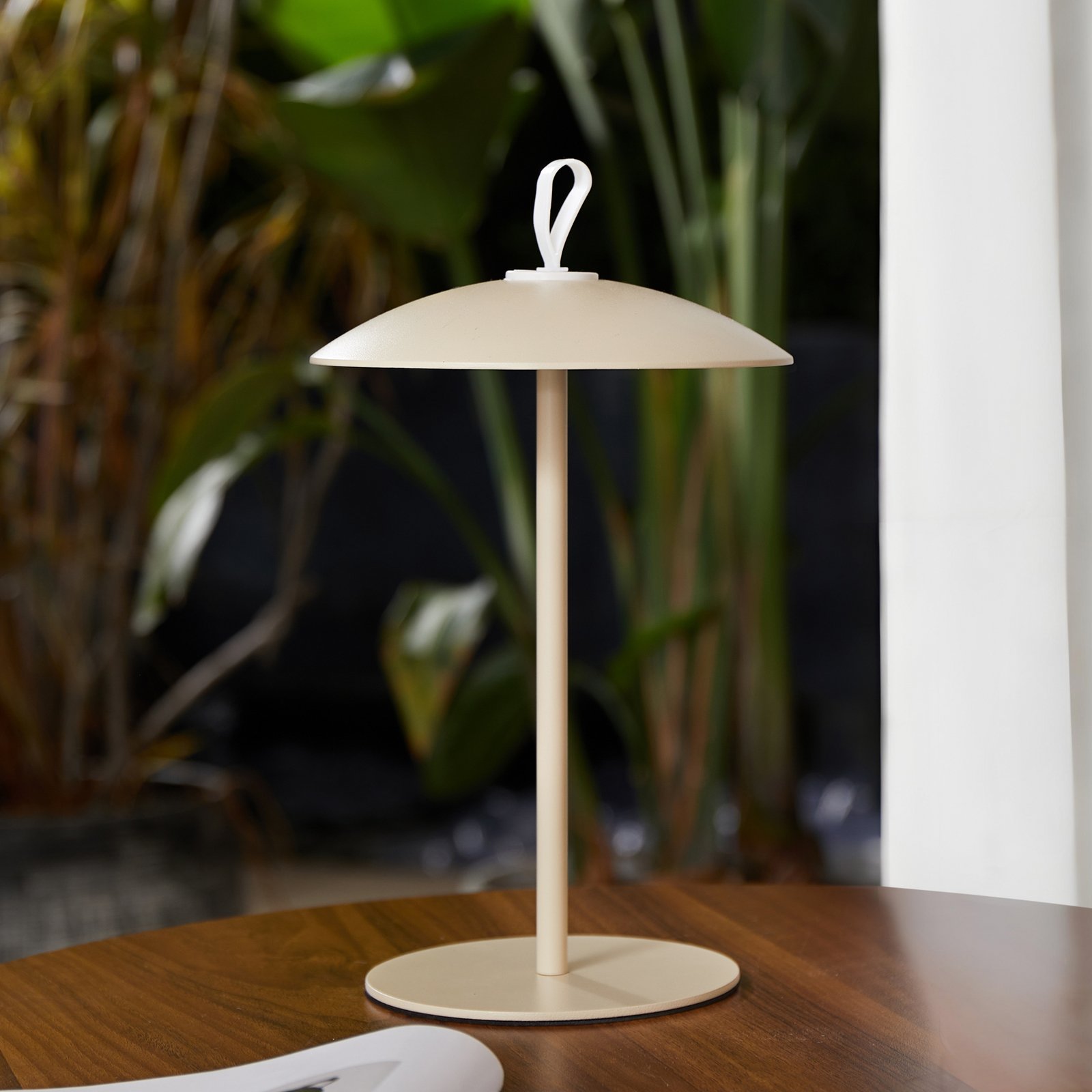 Lindby Kanani LED battery-powered table lamp, dimmable, beige