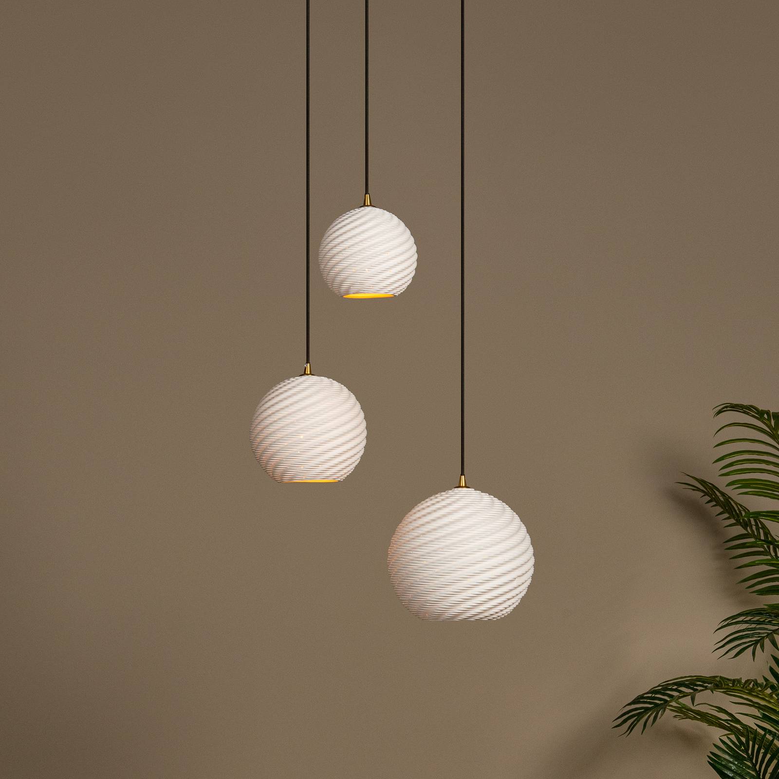 Pendellampe Bina, Länge 45 cm weiß/schwarz, Porzellan 3-flg. günstig online kaufen