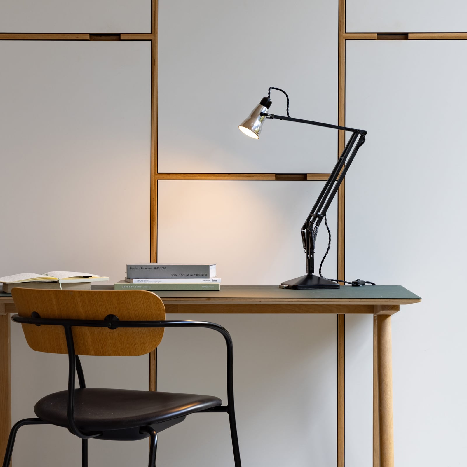 Original 315 -työpöytälamppu, hopea/musta – Anglepoise Original 315 -työpöytälamppu, hopea/musta – Anglepoise