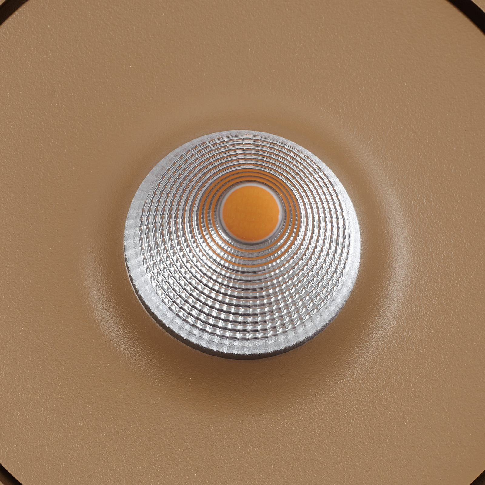 Arcchio LED-Deckenlampe Rotari, braun, up und down