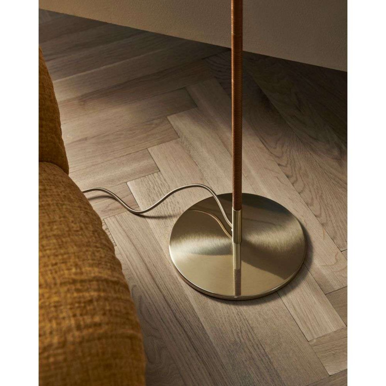 9602 Lampadar Bamboo - GUBI