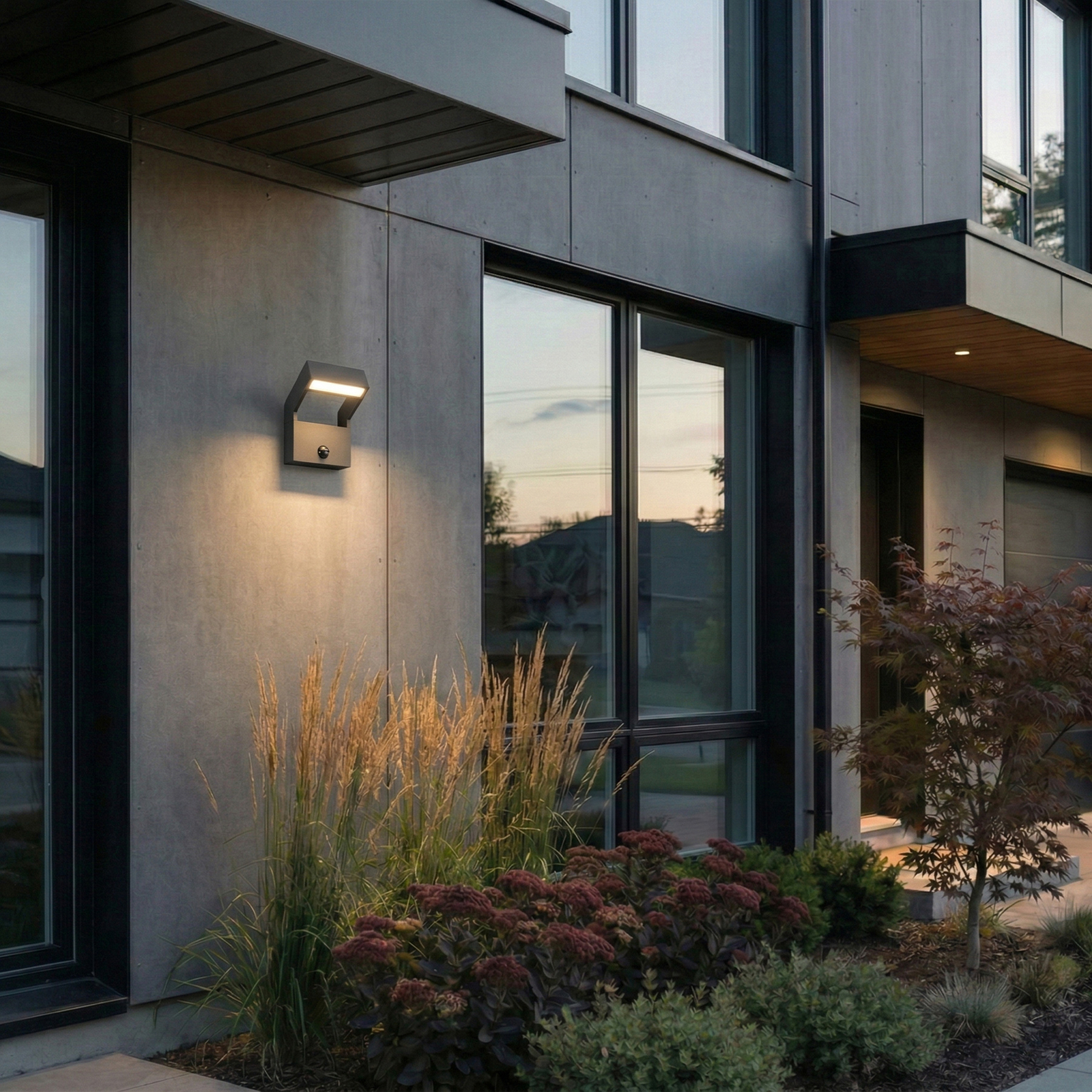 Venkovní nástěnné svítidlo Kovato s LED a senzorem, tmavě šedá, IP65 – Arcchio