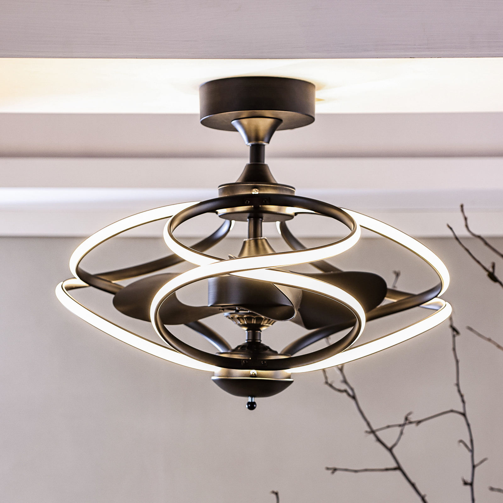 Starluna Harisa LED ceiling fan, illuminated
