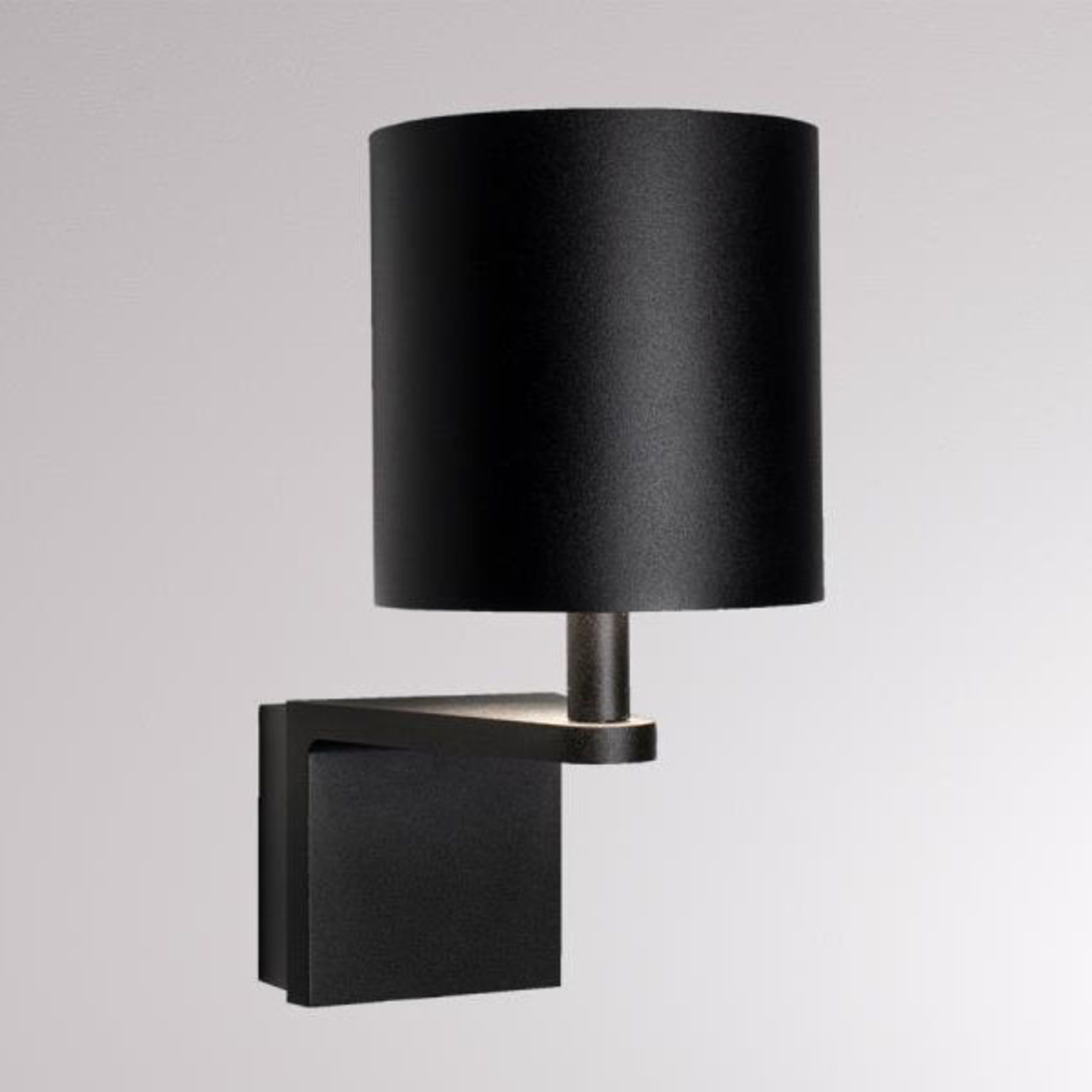 LOUM Waamp LED wall light black/gold, for Living / Dining Room, aluminium, 11 W, energy efficiency: A+, H: 23.5 cm