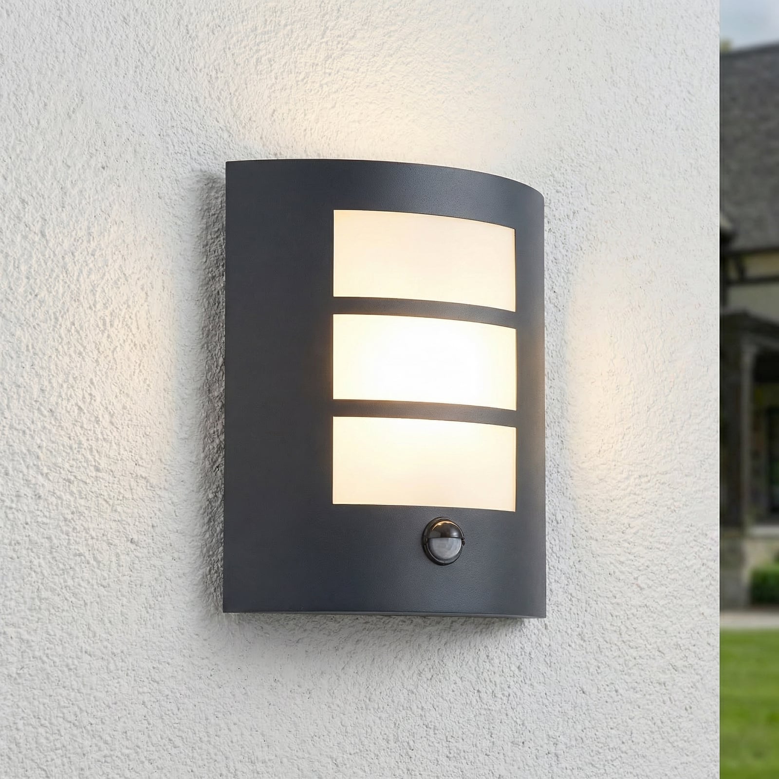 Lindby vanjska zidna svjetiljka Vimal, senzor, E27, 26 cm, aluminij