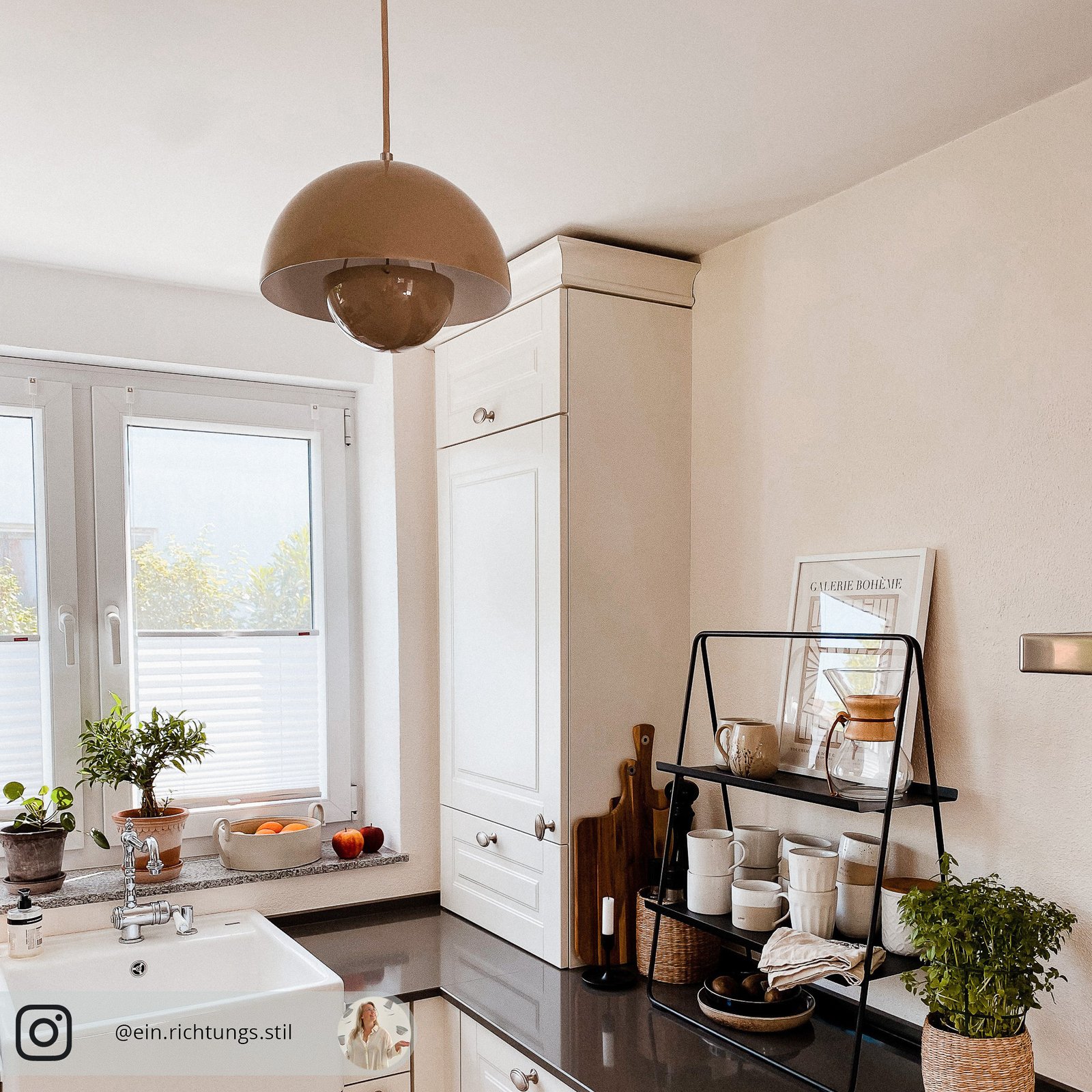 Závesné svietidlo Flowerpot VP1 šedo-béžové - &Tradition