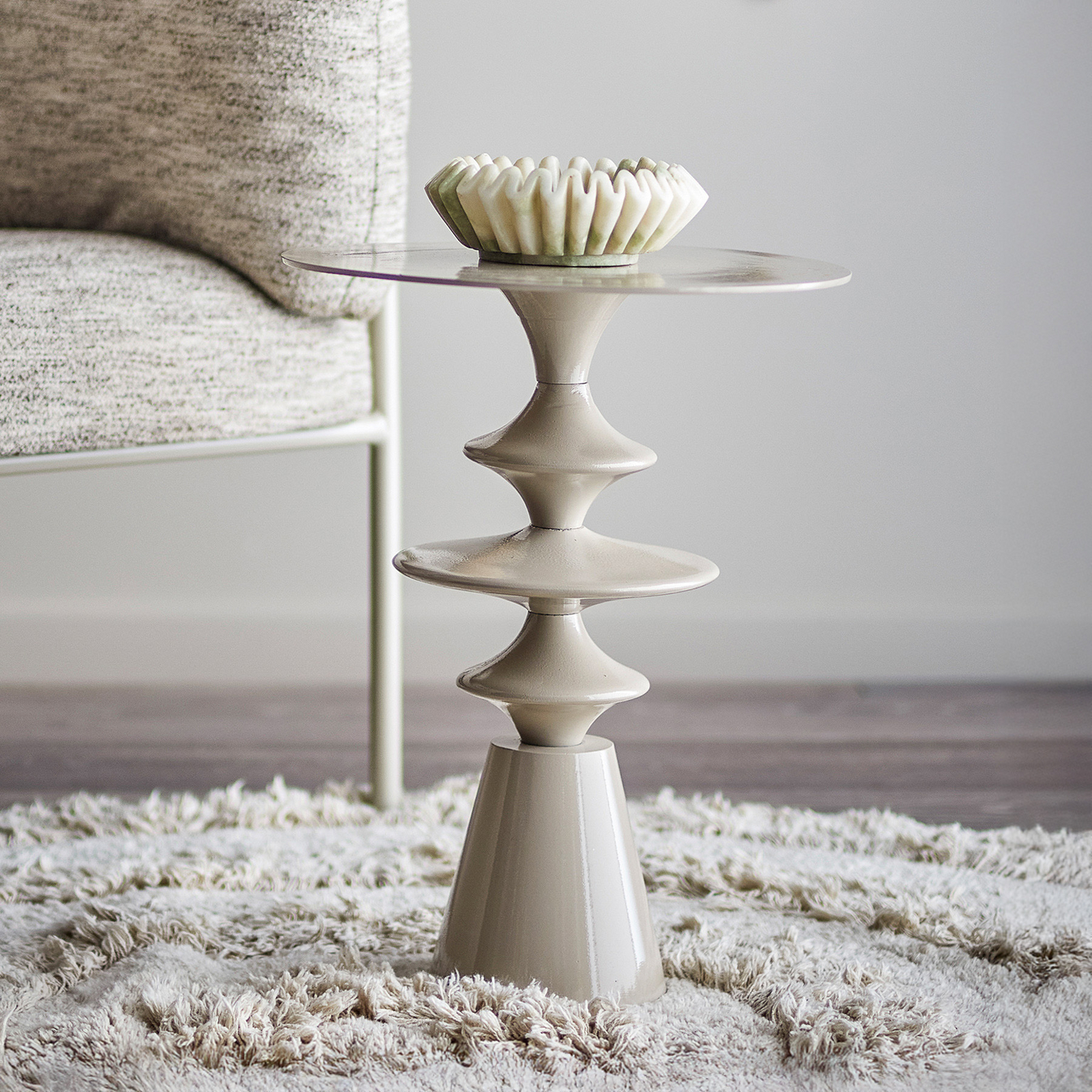 Table d'appoint Samio, beige, hauteur 47 cm, aluminium - Bloomingville Table d'appoint Samio, beige, hauteur 47 cm, aluminium - Bloomingville