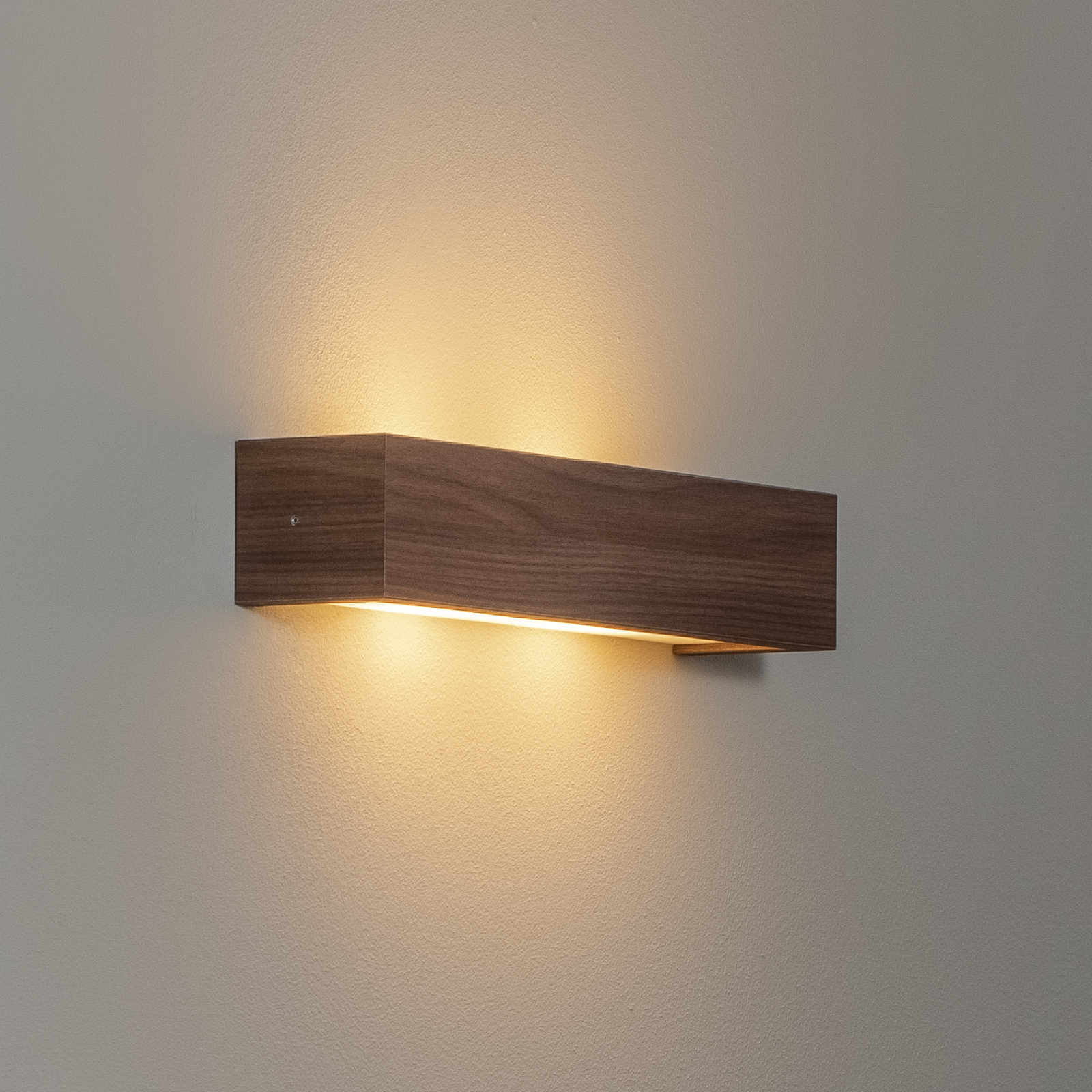 Platani wall light, walnut wood, width 42 cm, up/down