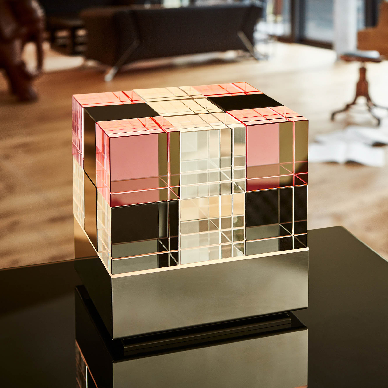 TECNOLUMEN Cubelight Move bordslampa, rosa/svart