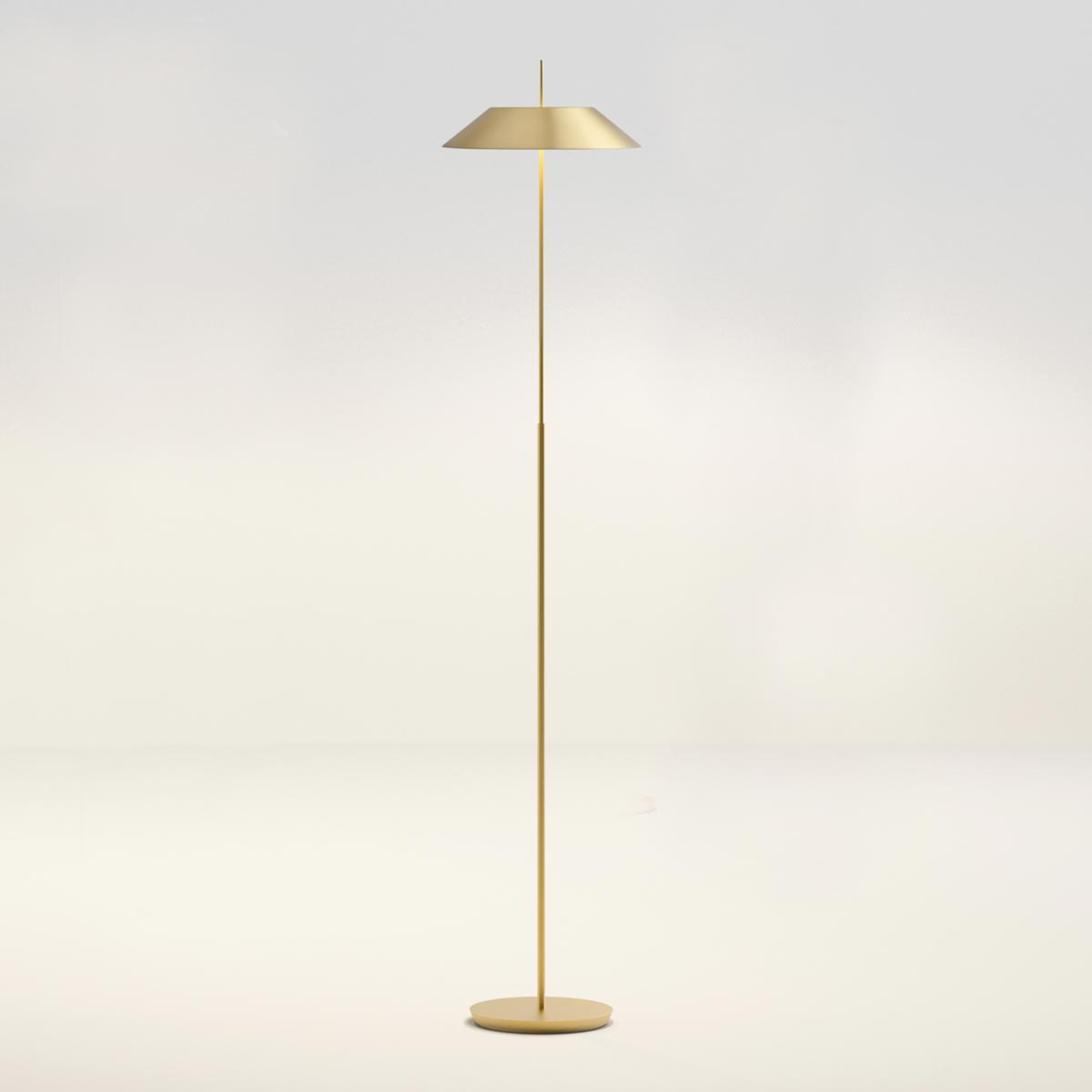 Vibia Mayfair - stojací lampa LED, zlatá matná