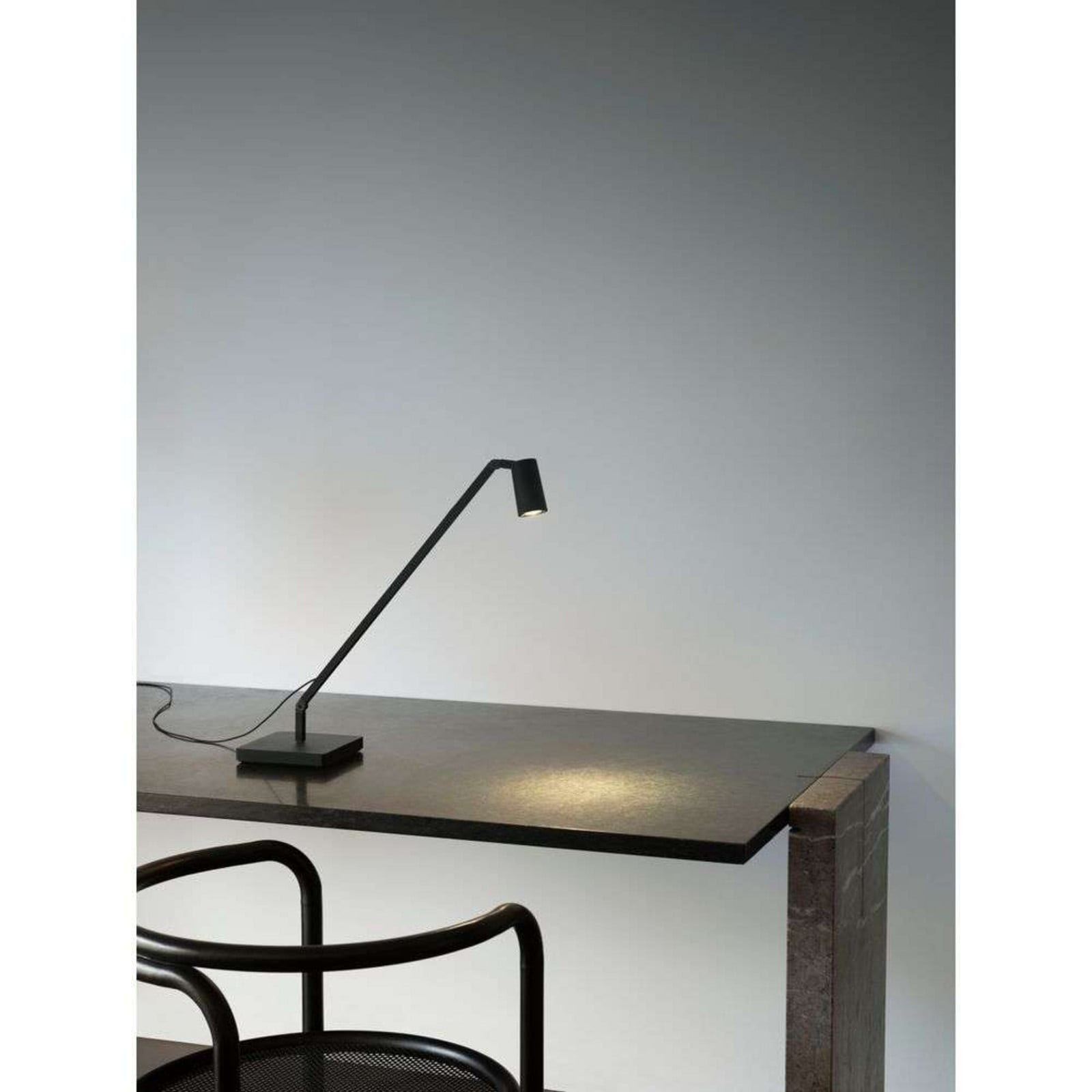 Untitled Mini Spot Bordlampe 2700K Black Nemo Lighting - Kontor / arbejdsværelse - Aluminium