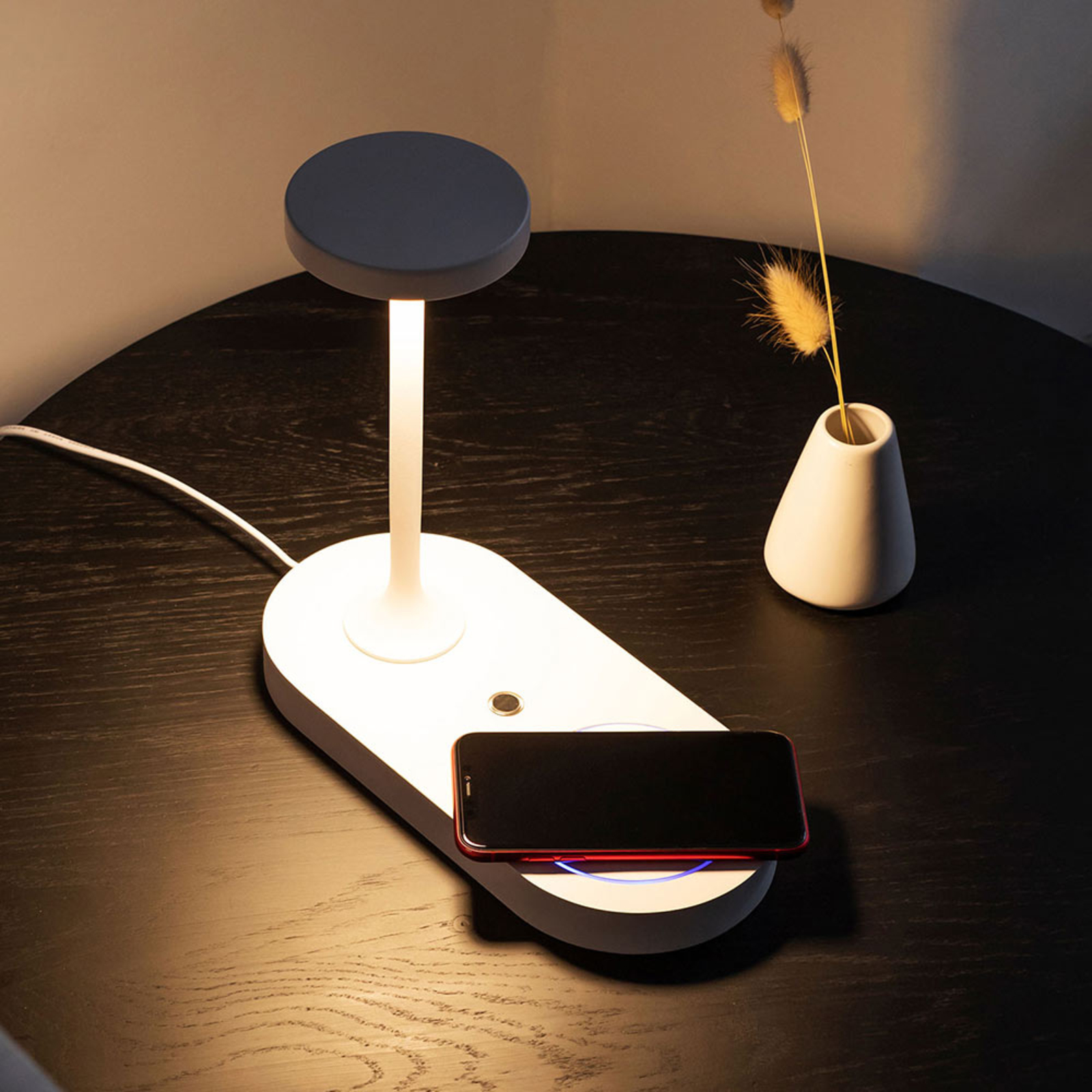 LED-Tischleuchte Ceres mit Ladestation