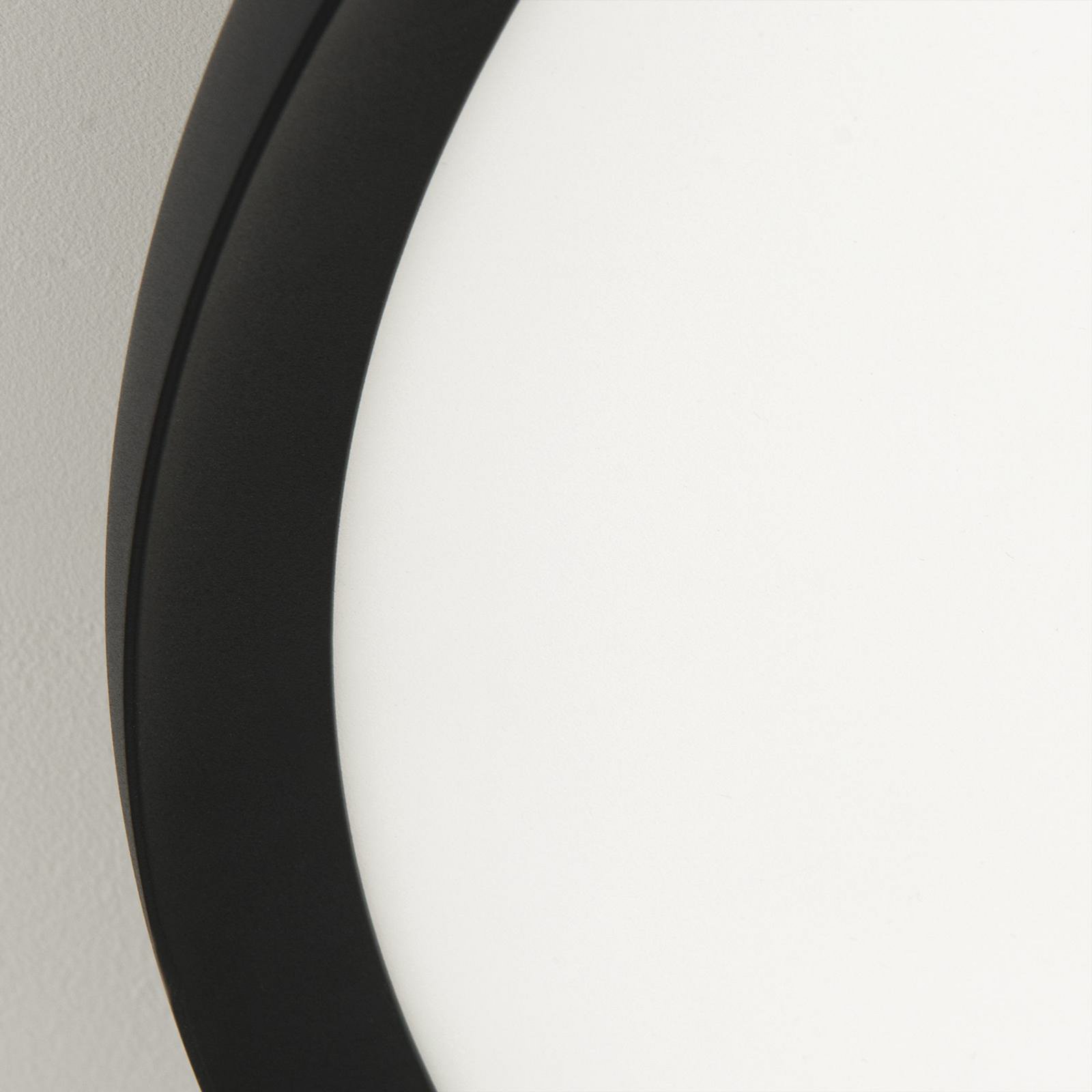 LED ceiling lamp Kant, Ø 80 cm black, CCT metal/plastic