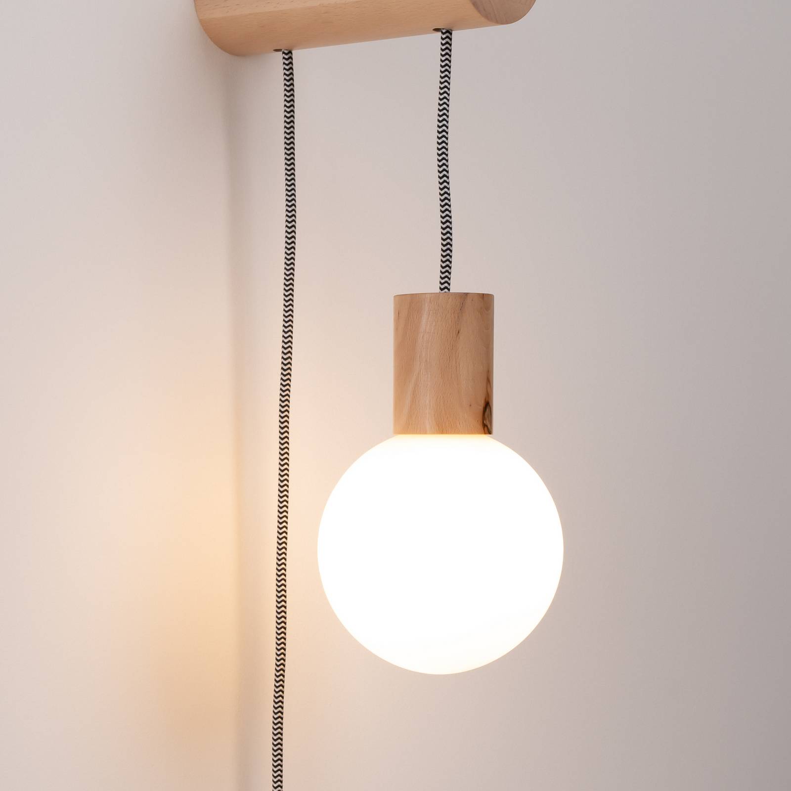 Kinkiet Nimbi, jasne drewno, wysokość 67 cm, drewno/szkło