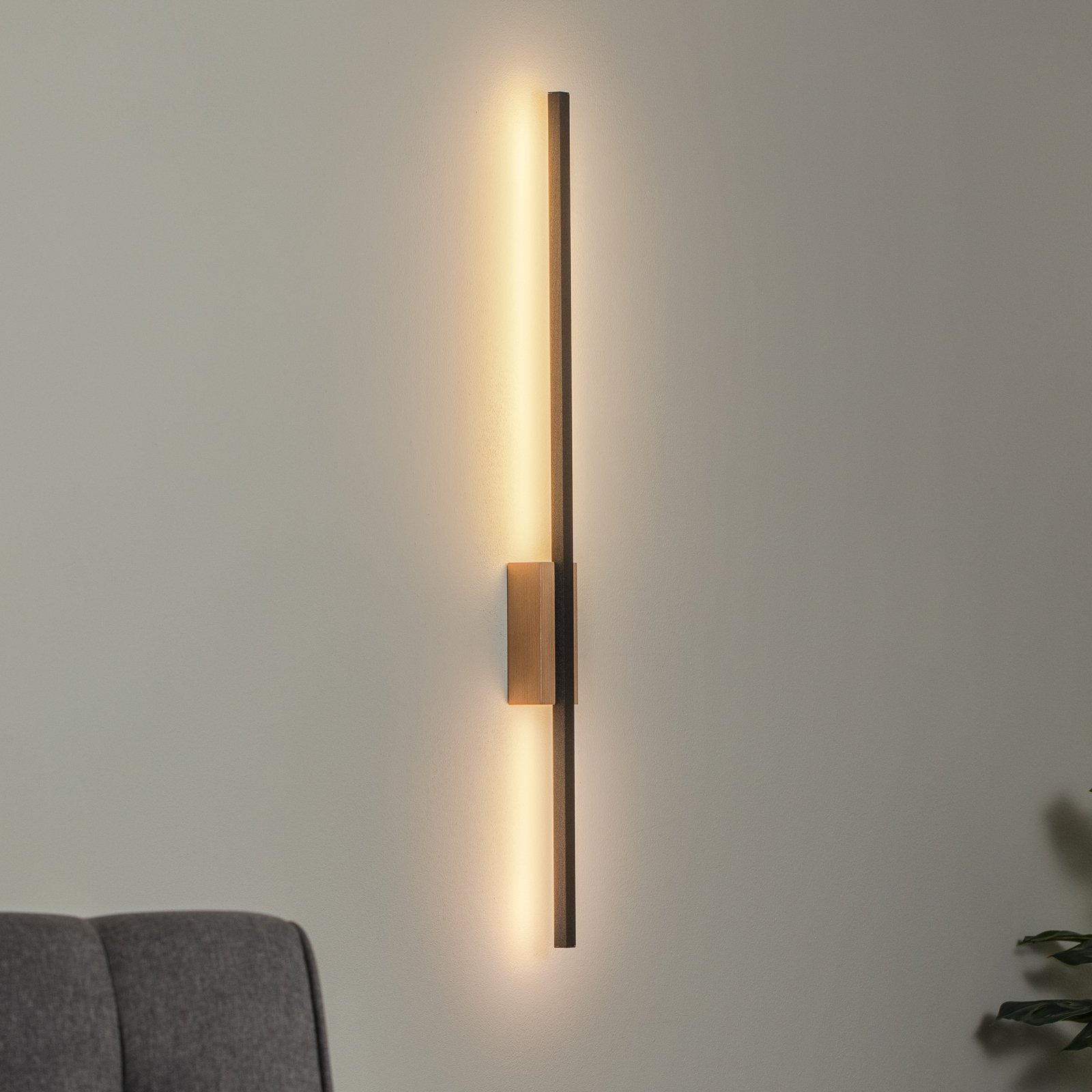 Aplique de pared LED Flash, negro/pino, altura 79 cm, 1 luz