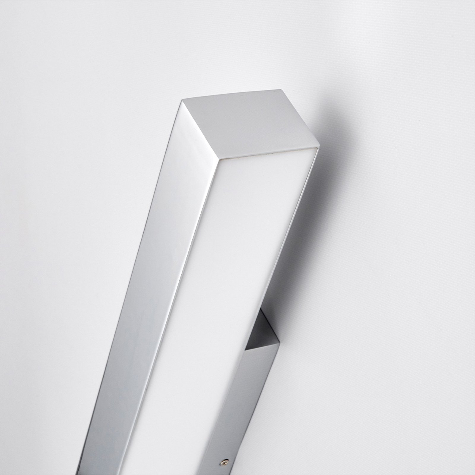 Kiana LED Seinävalaisin Chrome - Lindby