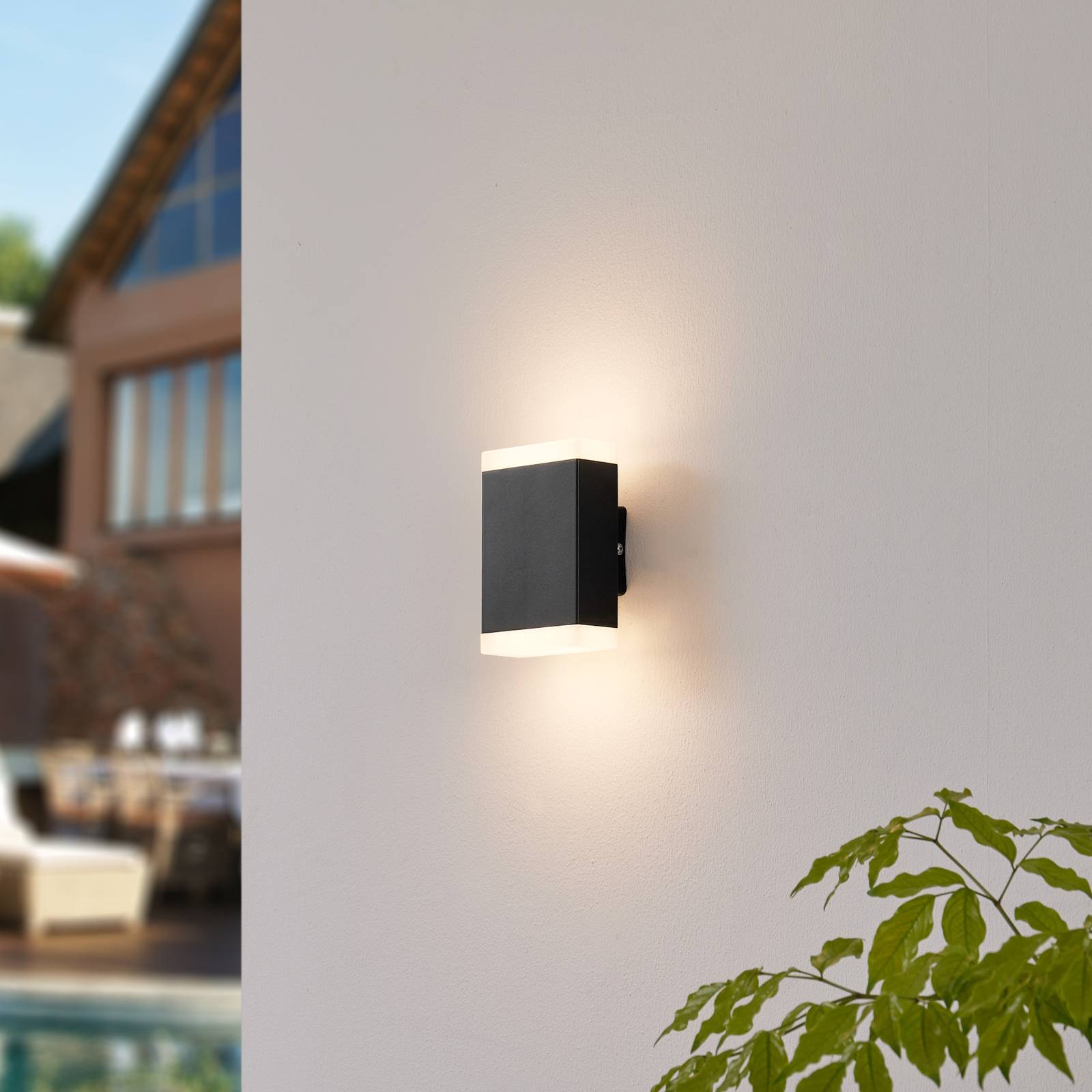 Lindby Applique LED Aya pour l’extérieur – IP44