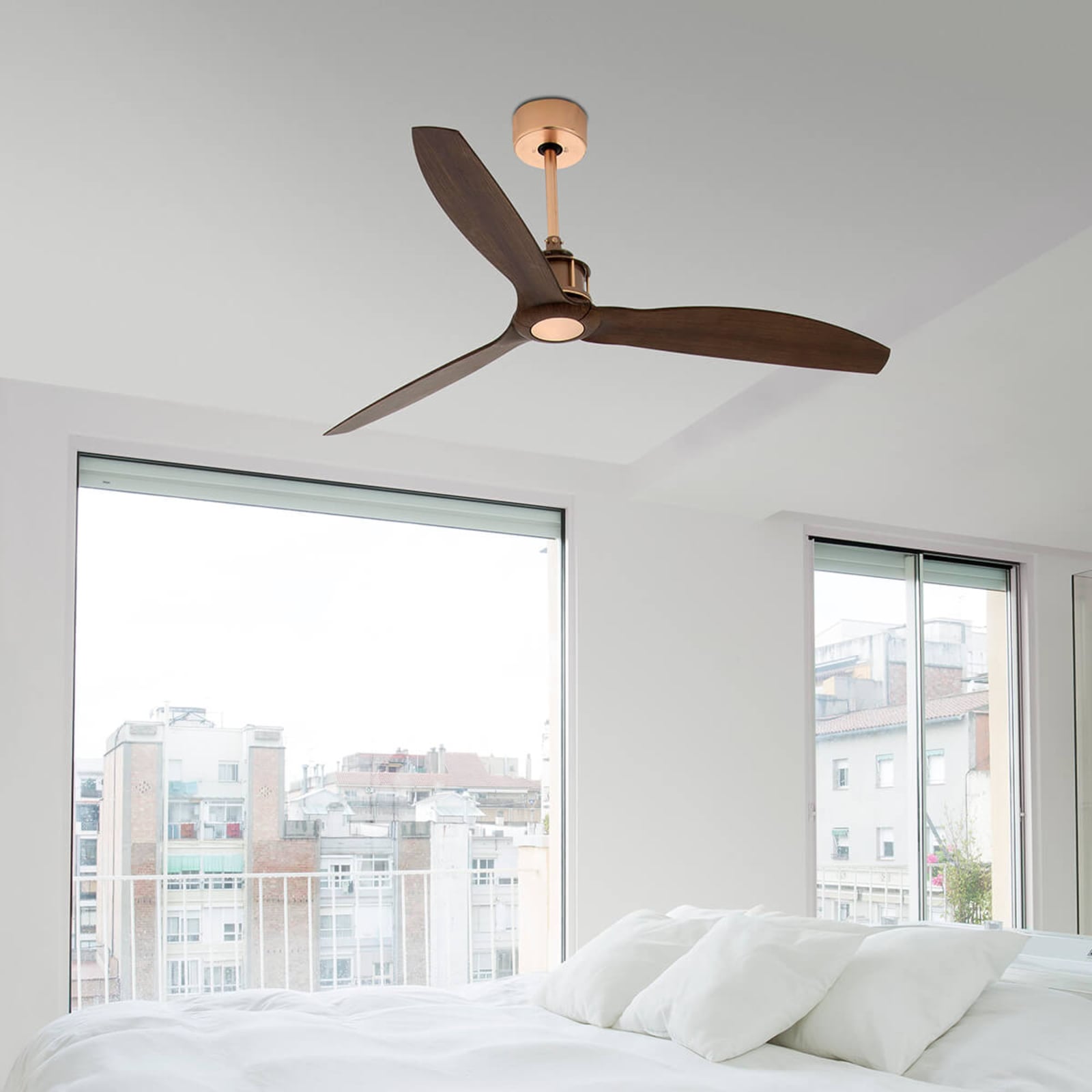 Ventilateur de plafond Just Fan, Ø 128 cm, cuivre/noyer Ventilateur de plafond Just Fan, Ø 128 cm, cuivre/noyer