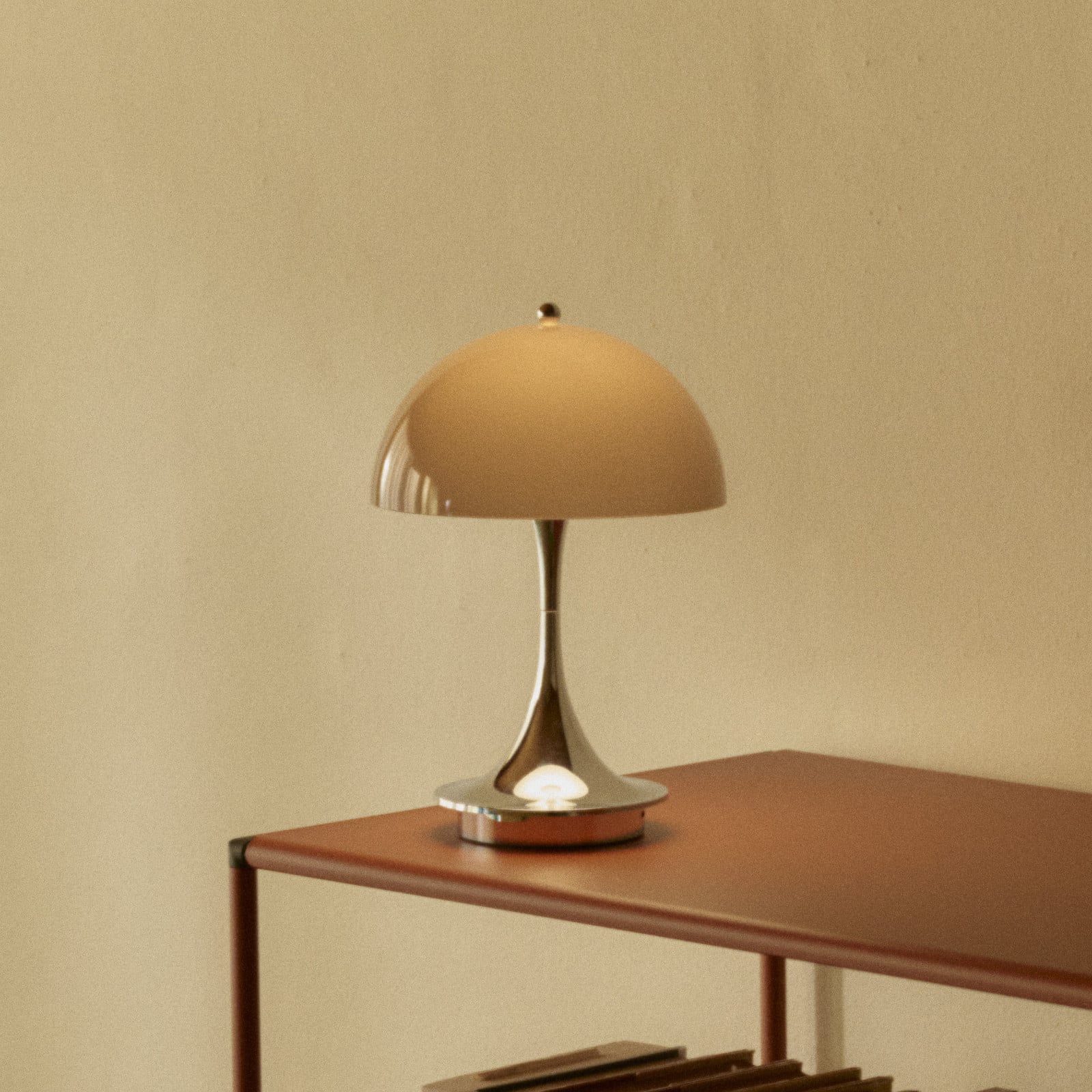 Panthella 160 Portable Original, opalbrun Louis Poulsen - Terrasse - Design - Plastik - Rund