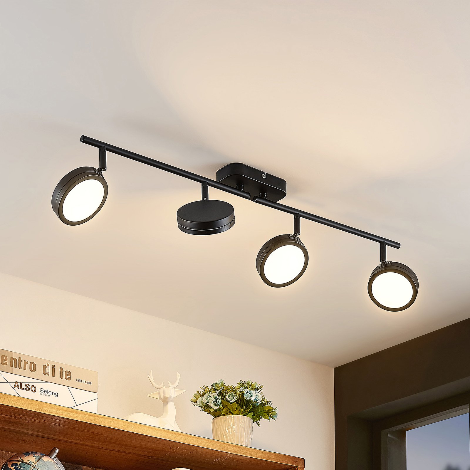 Lindby Vesim LED spotlámpa, fekete, 4 izzós