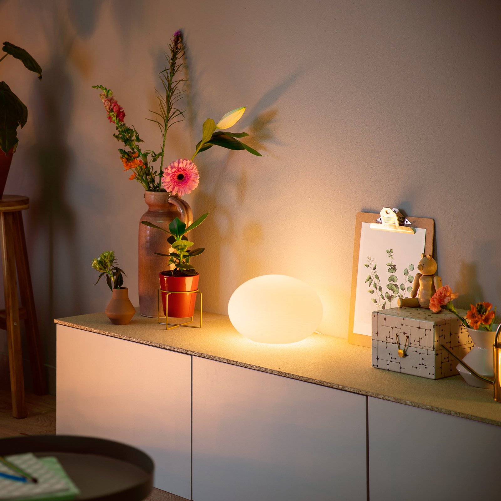 Flourish LED-Tischleuchte, RGBW - Philips Hue