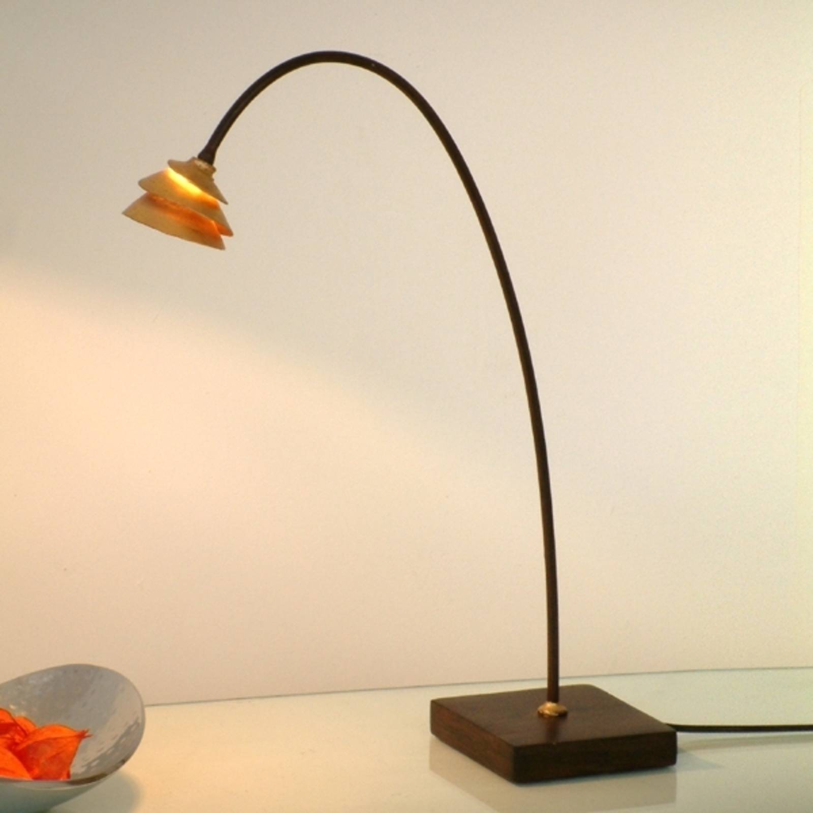 Holländer Elegant bordslampa SNAIL i järn – brun-guld