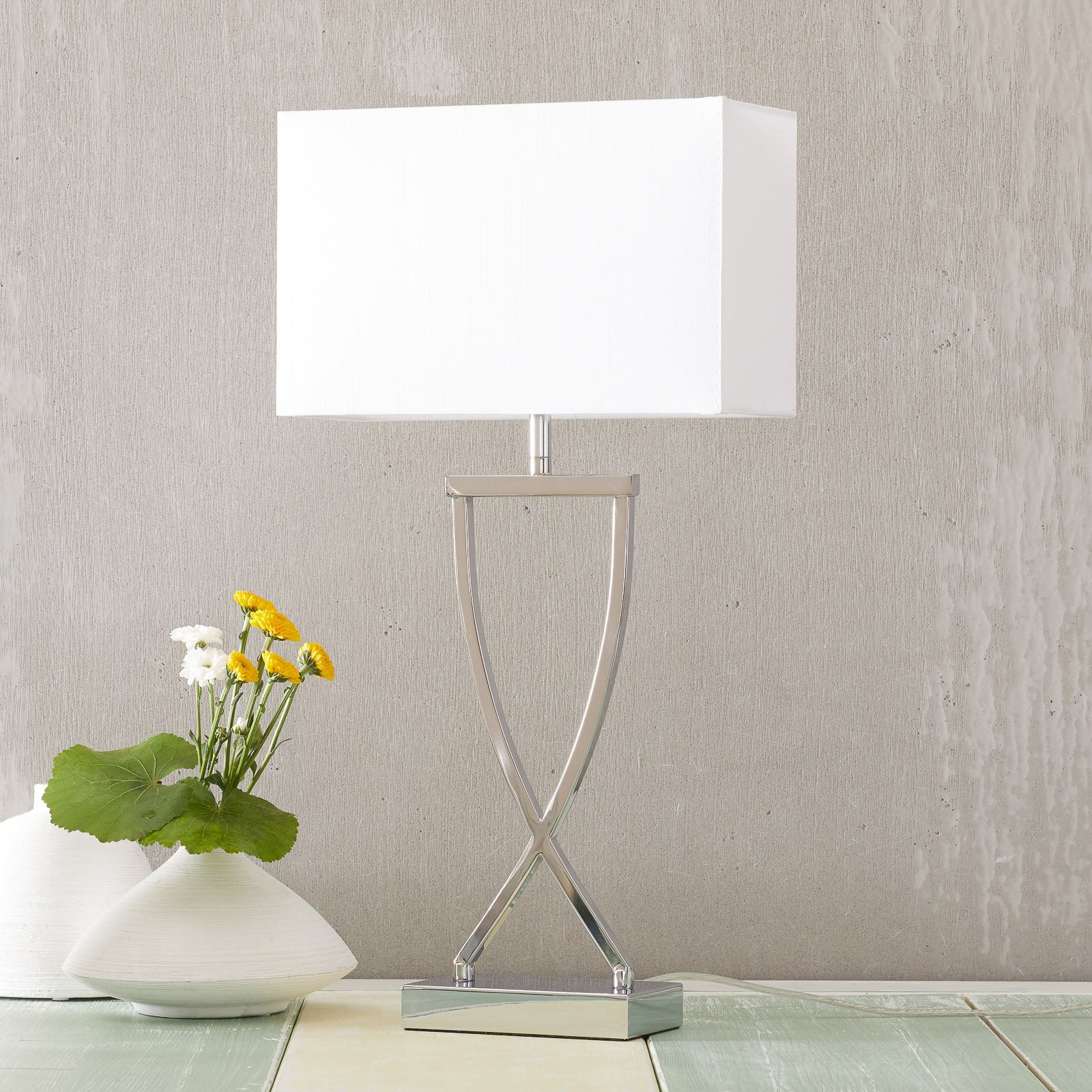 Piękna tekstylna lampa stojąca Anni chrom-biały